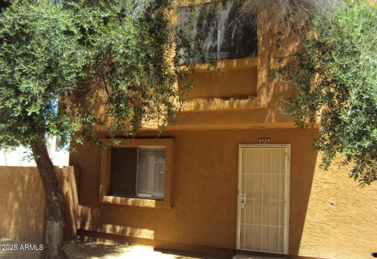 4424 E Pueblo Avenue
