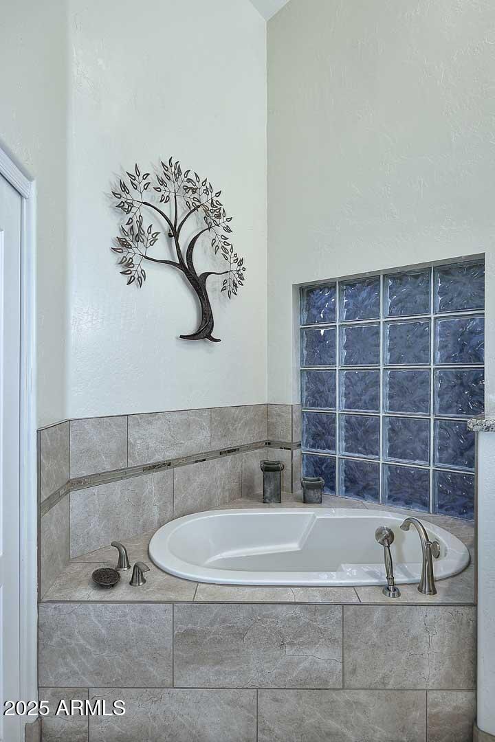 16304 E Crystal Ridge Dr