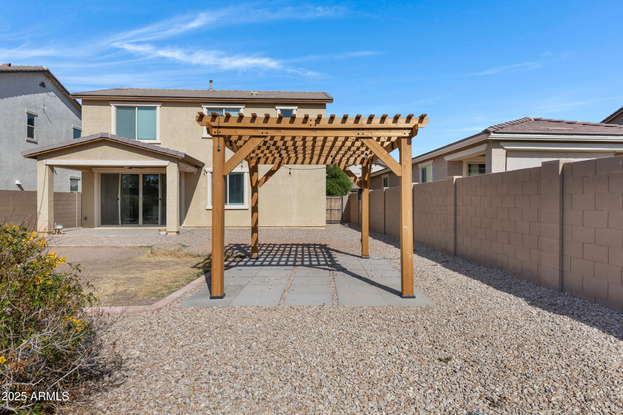 19566 N Crestview Ln