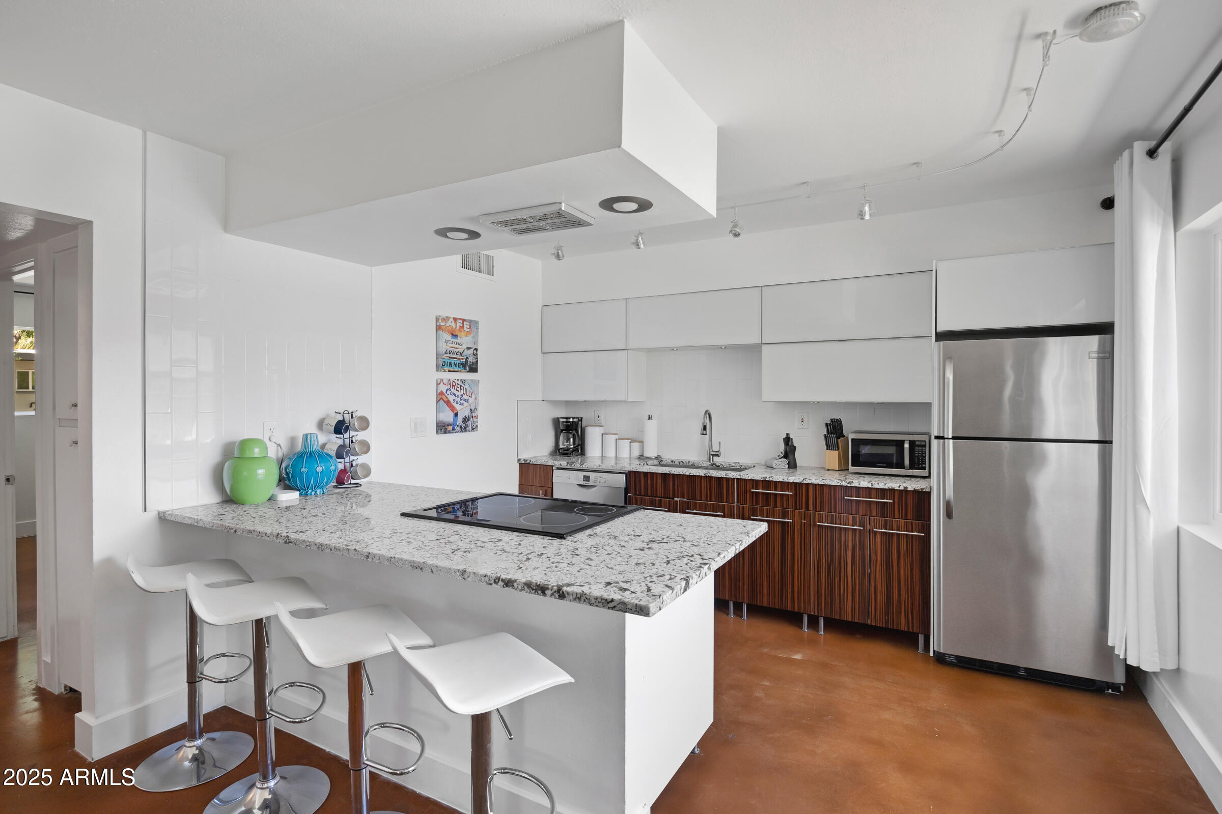 6906 E 4th St, #4