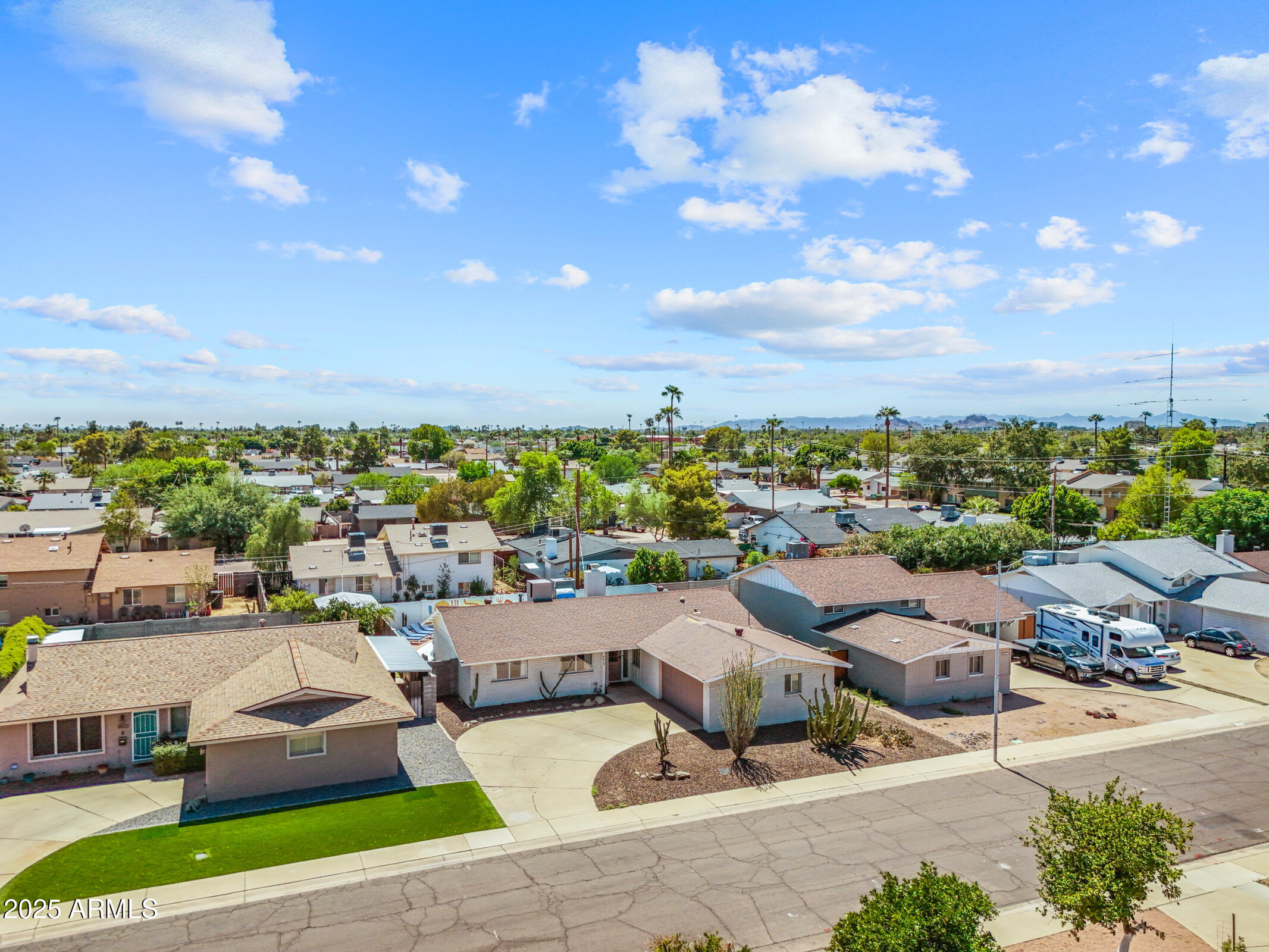 8619 E El Charro Ln