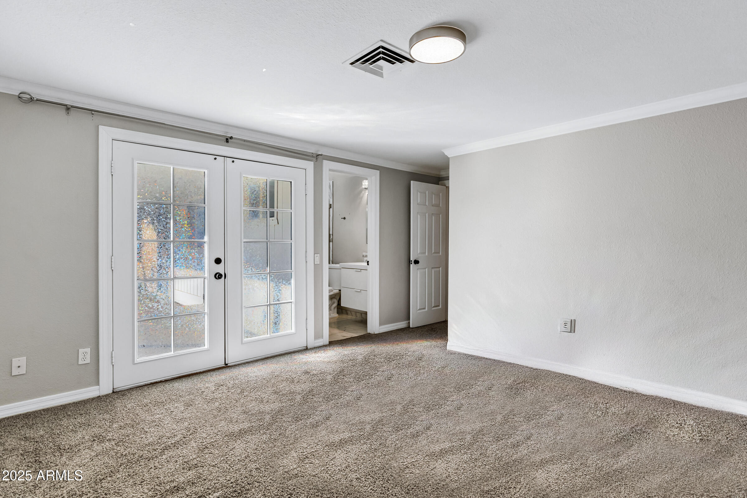 1605 W MARIPOSA Drive