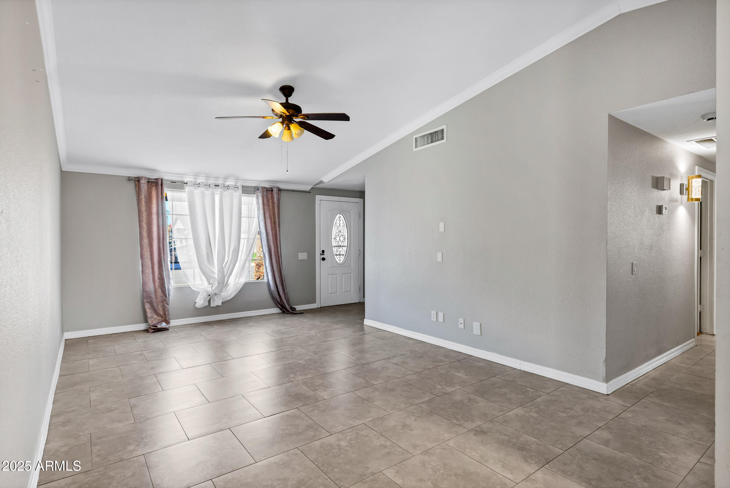 1605 W MARIPOSA Drive