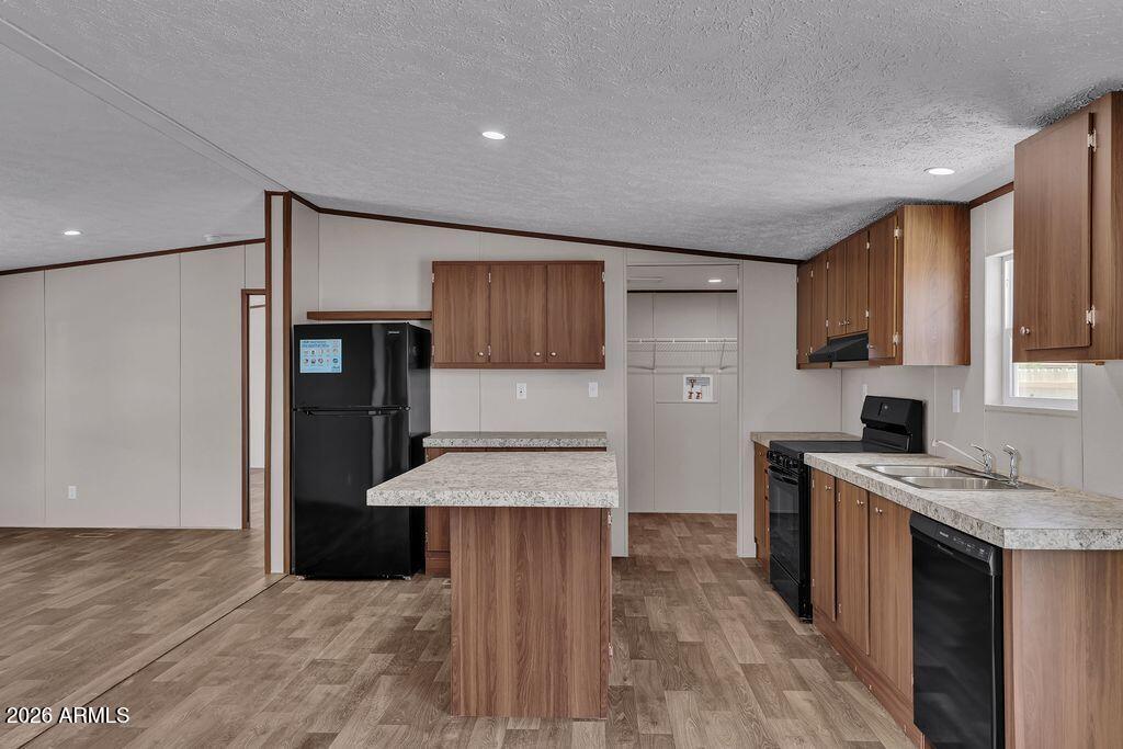 3175 W MADERA Drive