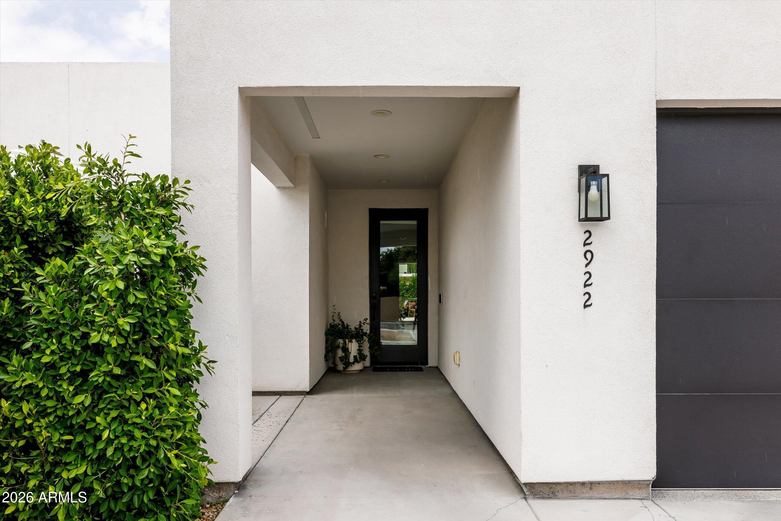 2922 E BLANCHE Drive