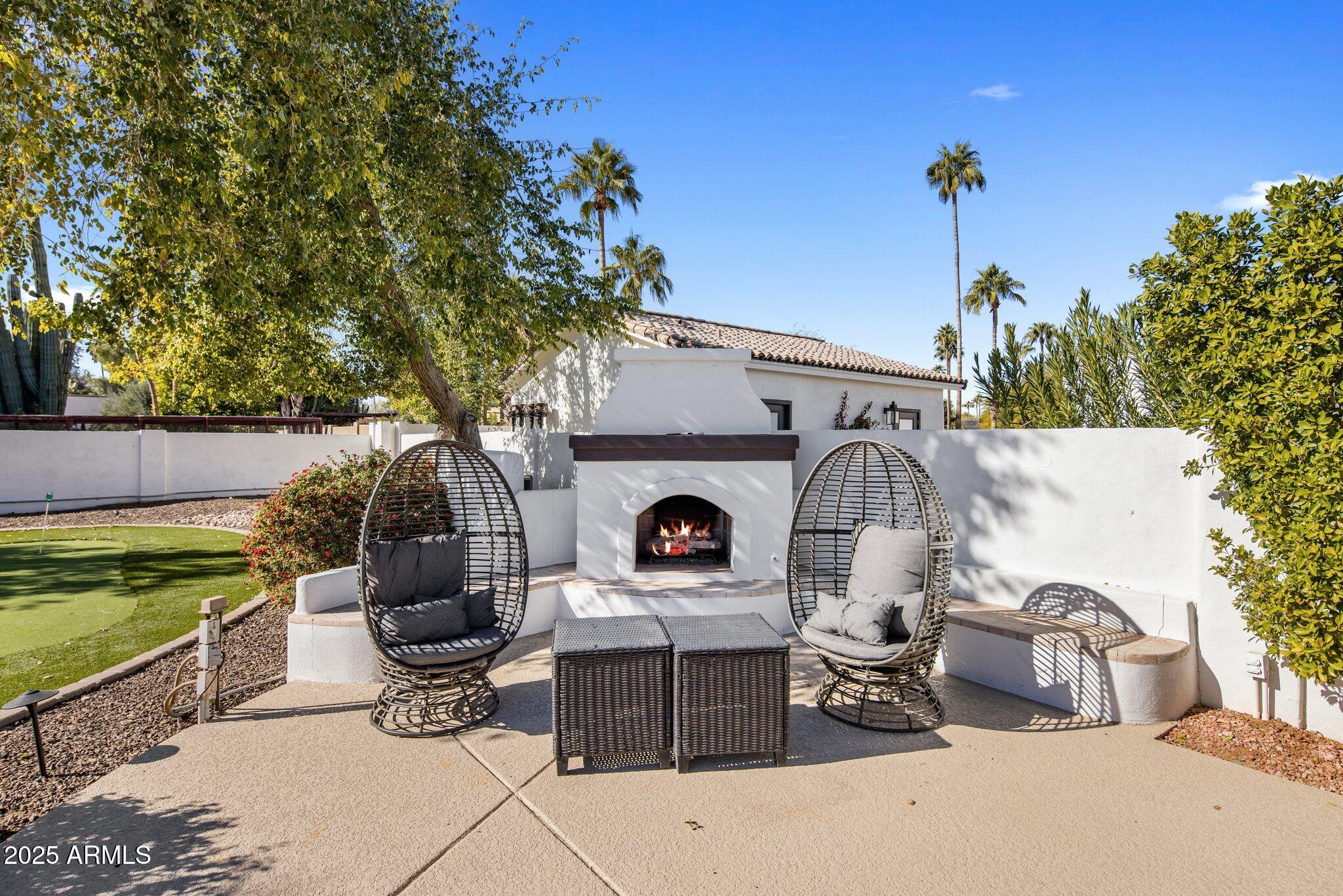 6542 E LUDLOW Drive