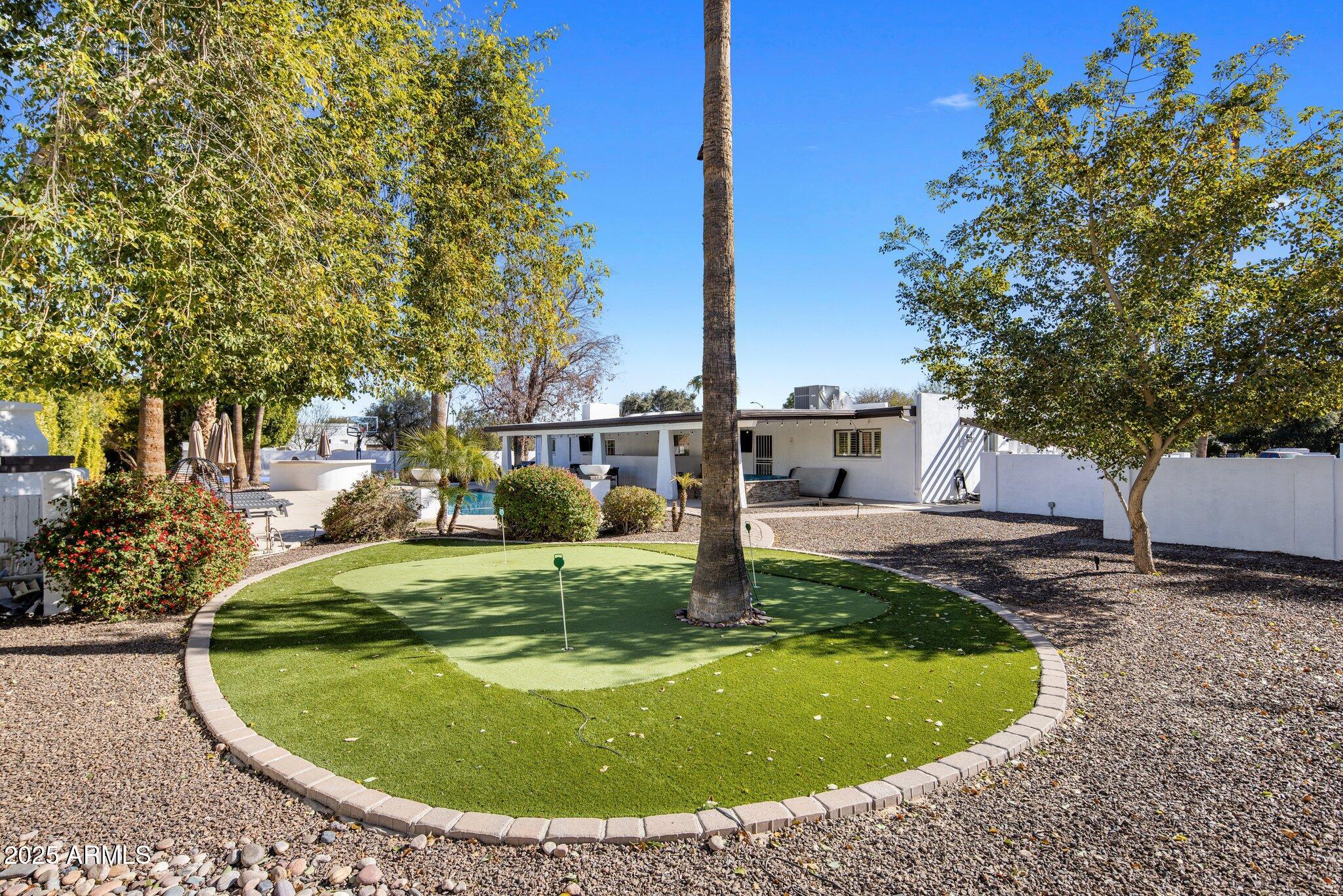 6542 E LUDLOW Drive