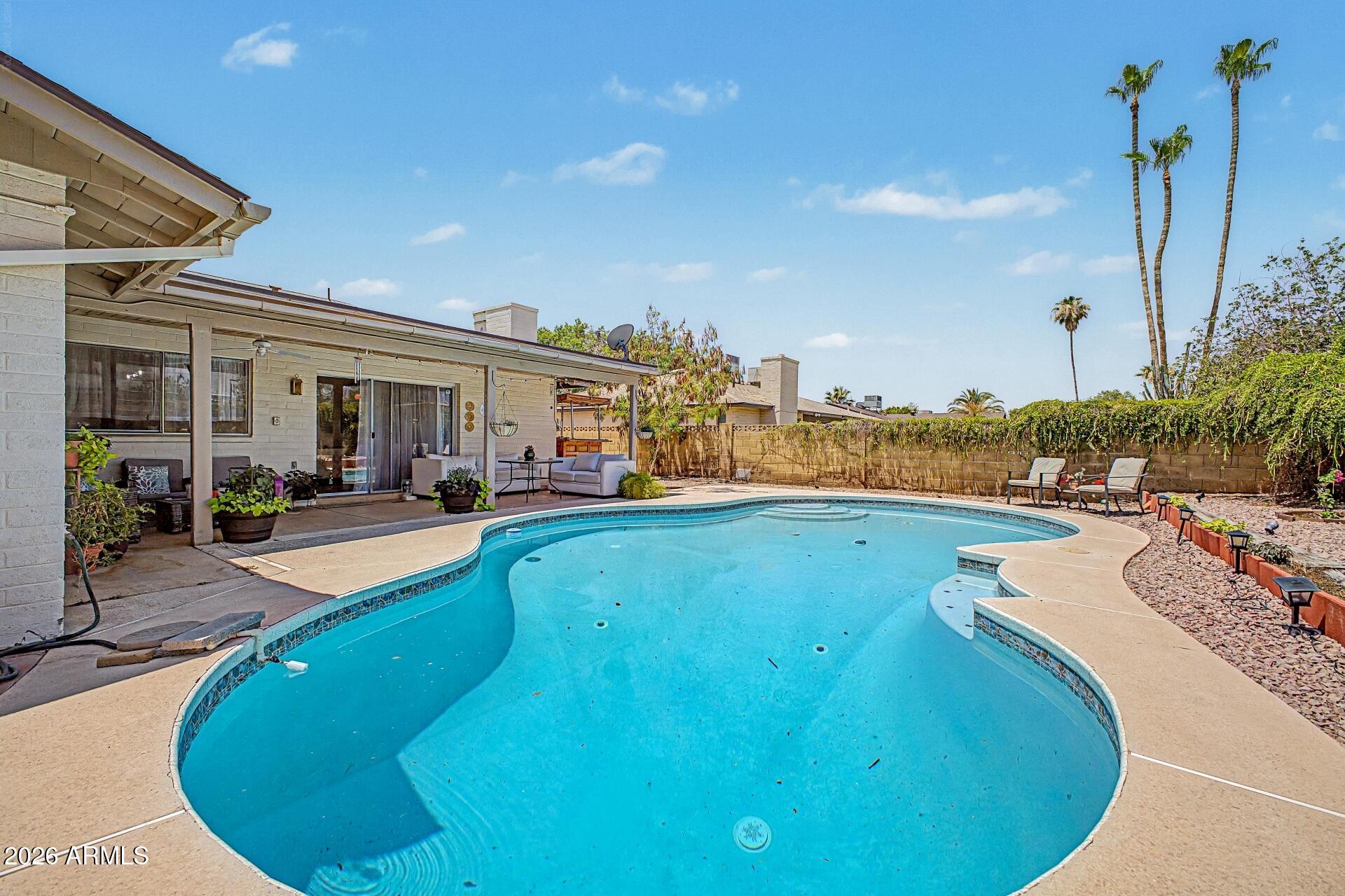 4434 W DAHLIA Drive