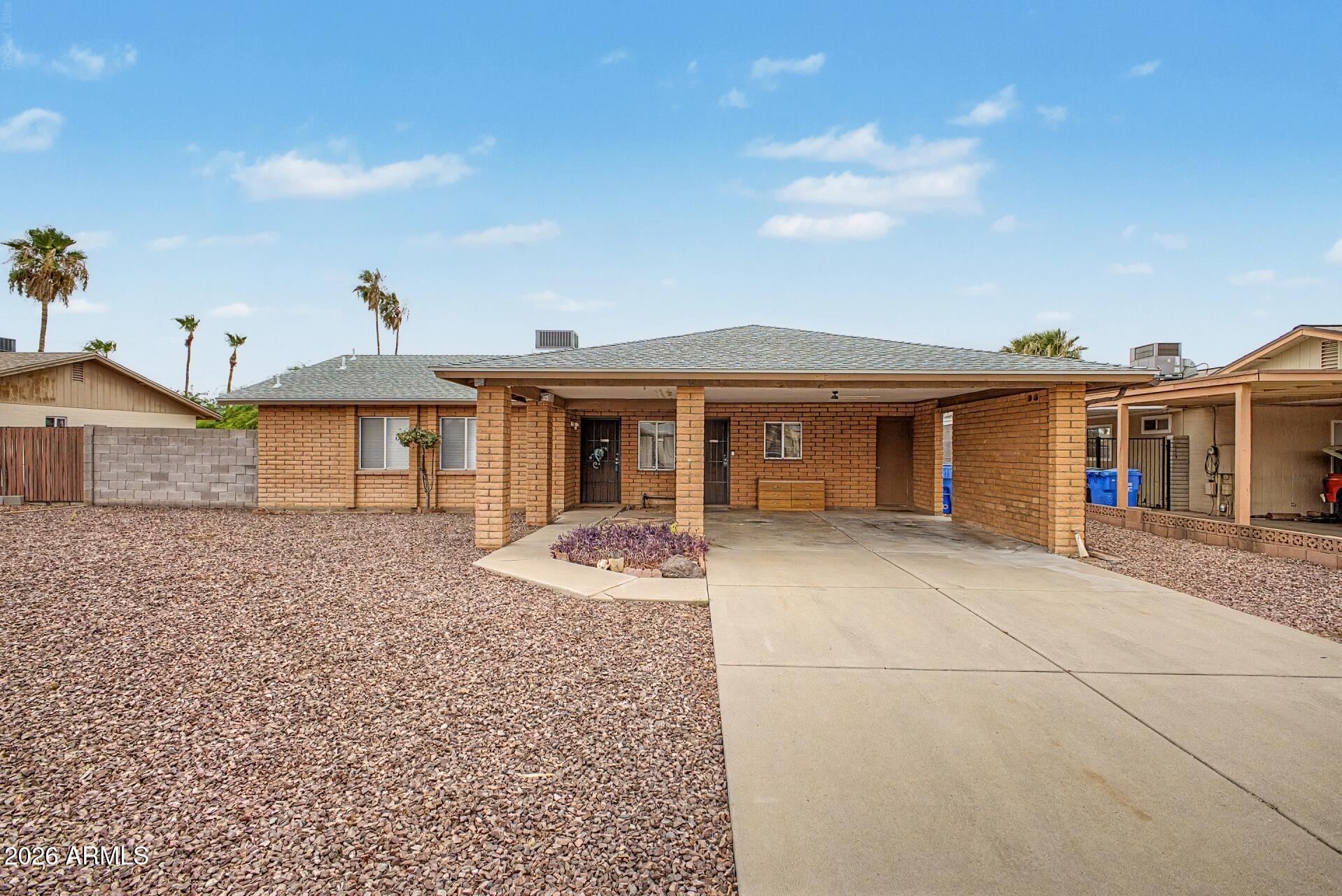 921 W VILLA THERESA Drive