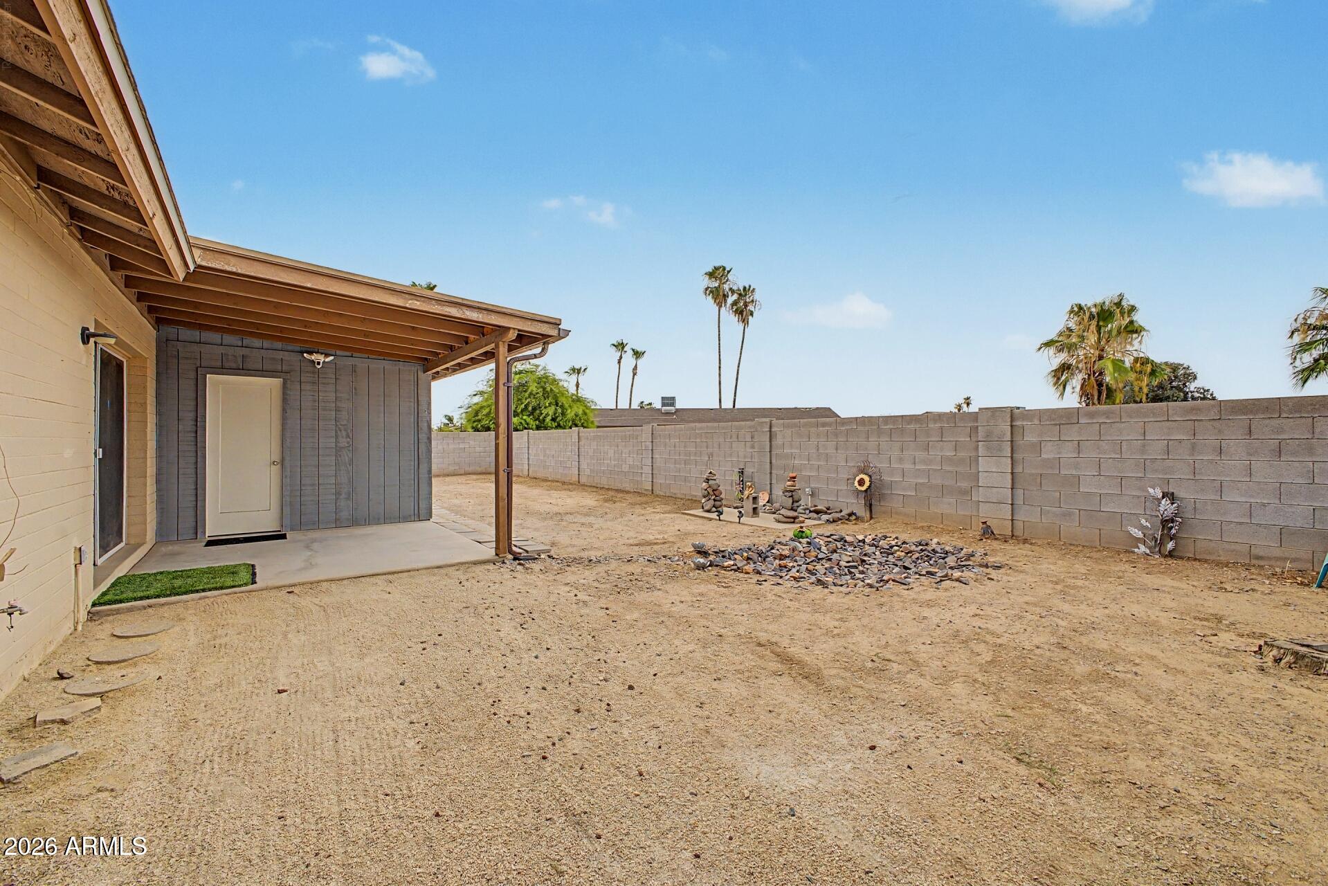 921 W VILLA THERESA Drive