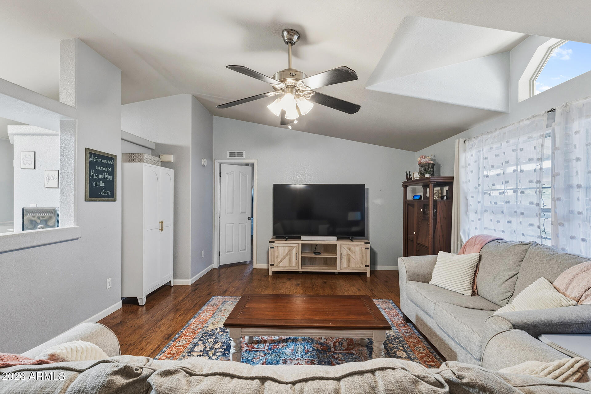 2907 E SEQUOIA Drive