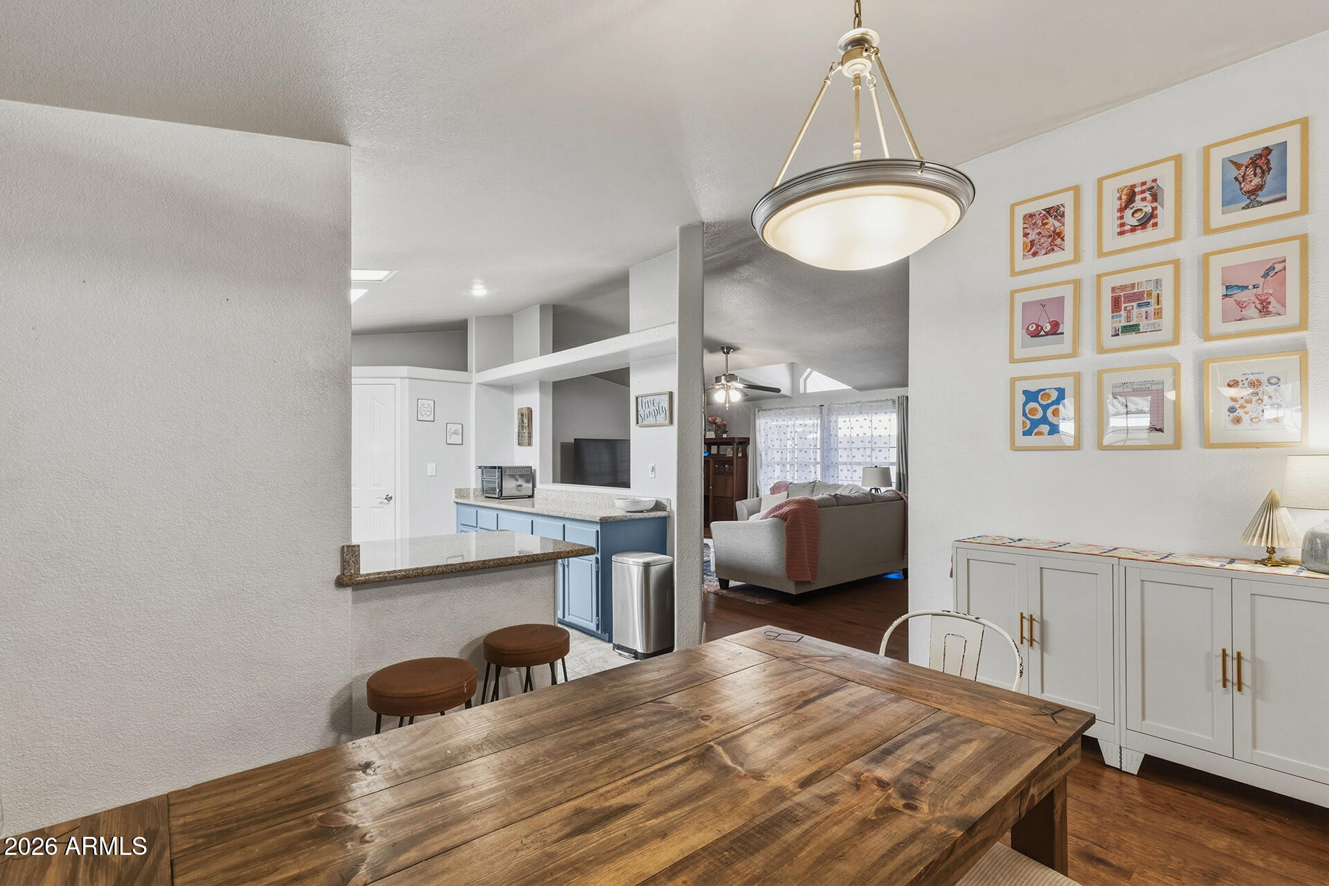 2907 E SEQUOIA Drive