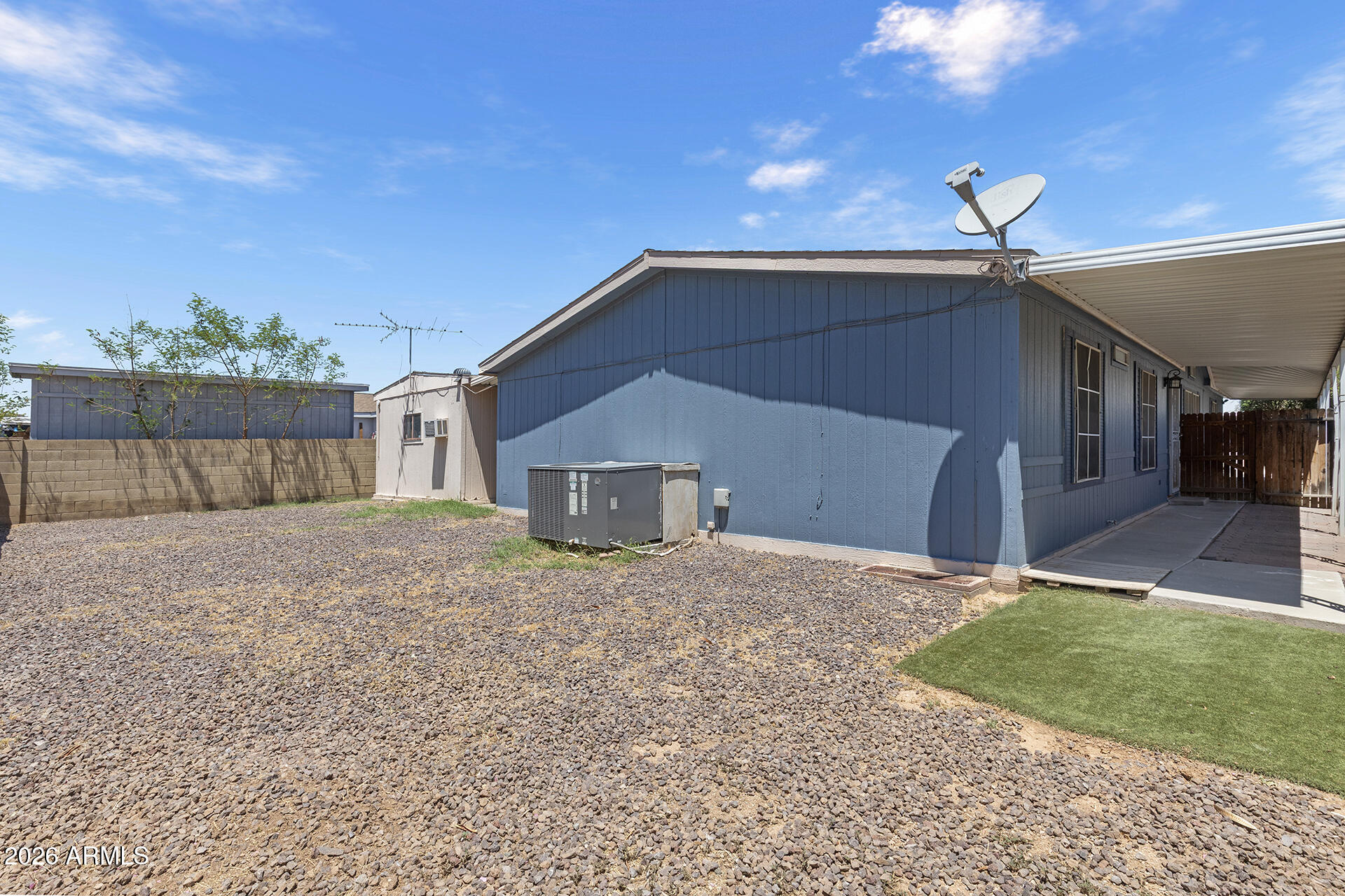 2907 E SEQUOIA Drive
