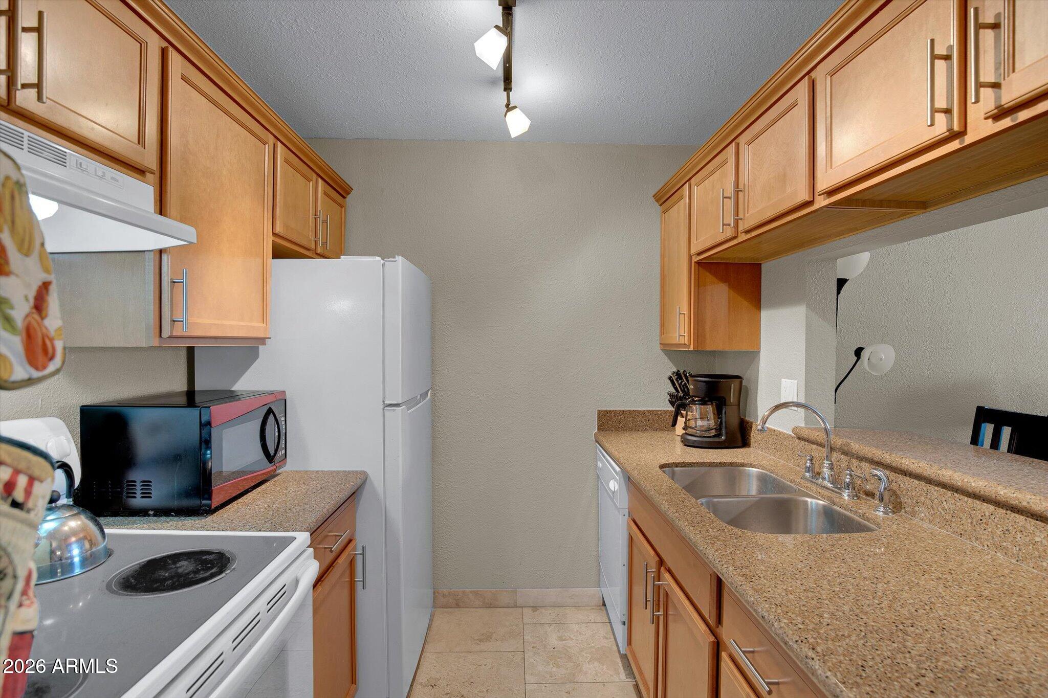14203 N 19TH Avenue 1013
