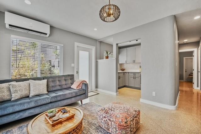 1215-1221 NE 17th Avenue