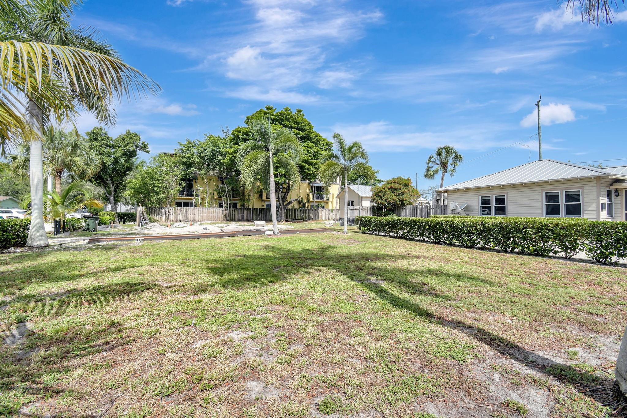 11 SW 11th Avenue