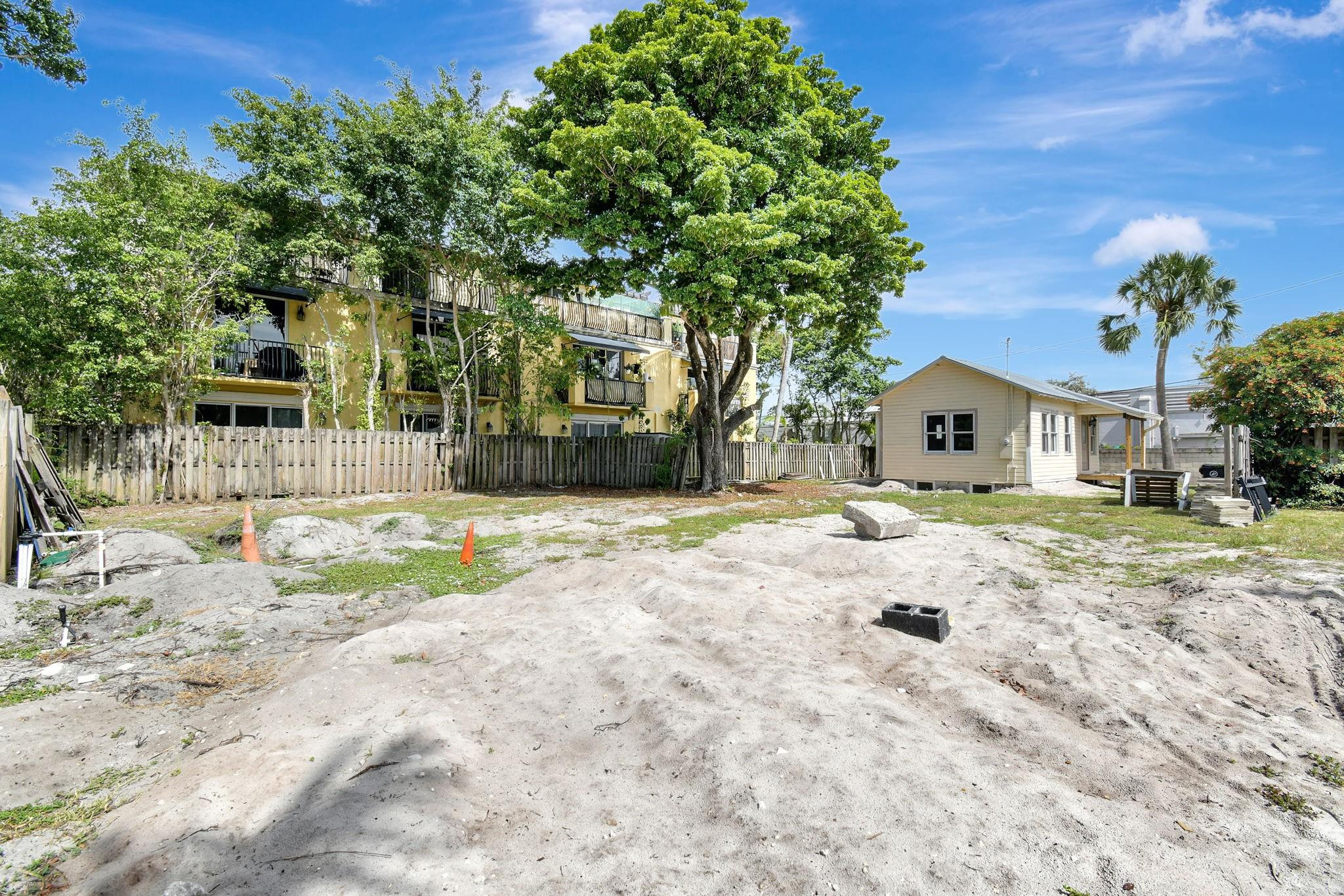 11 SW 11th Avenue