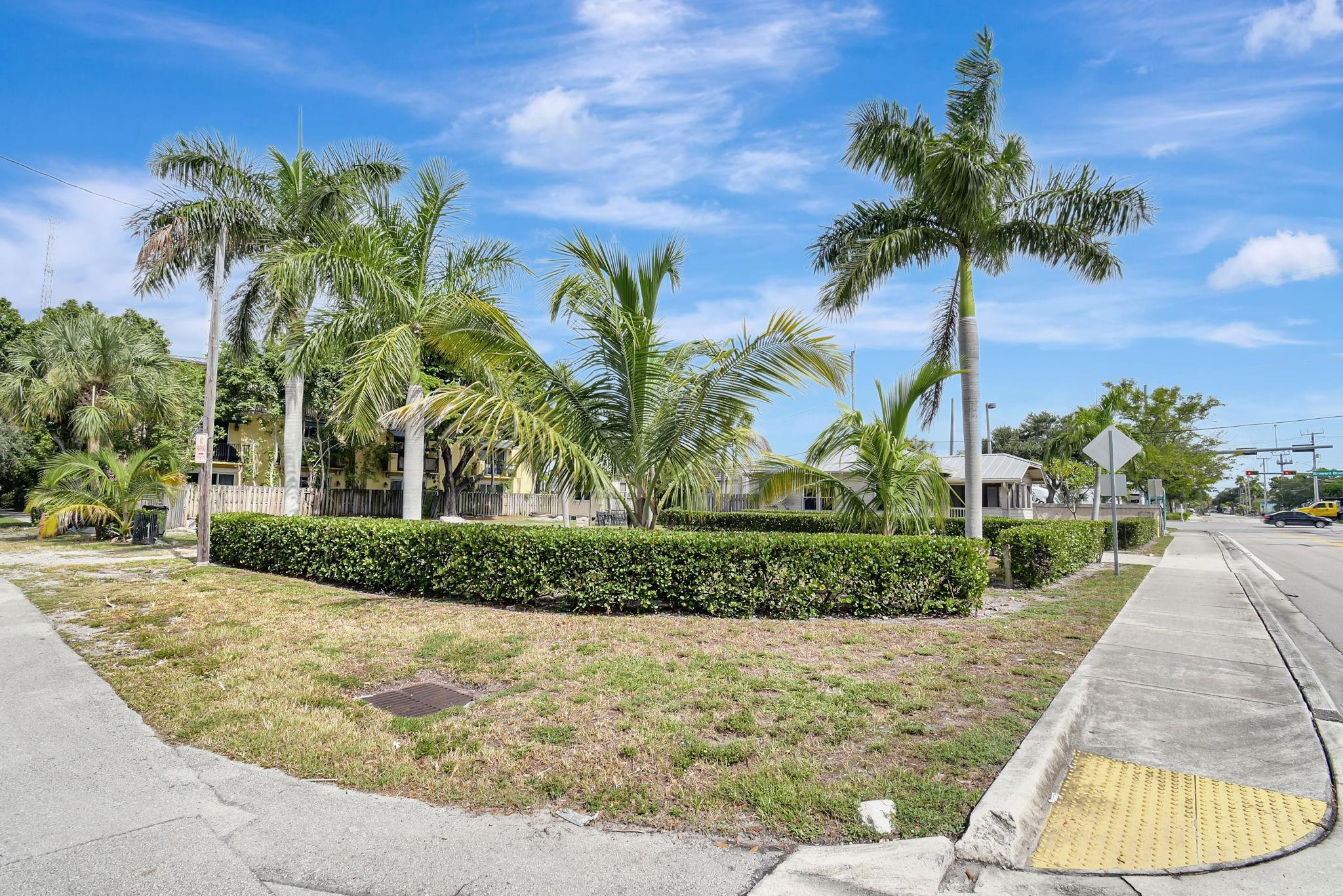 11 SW 11th Avenue