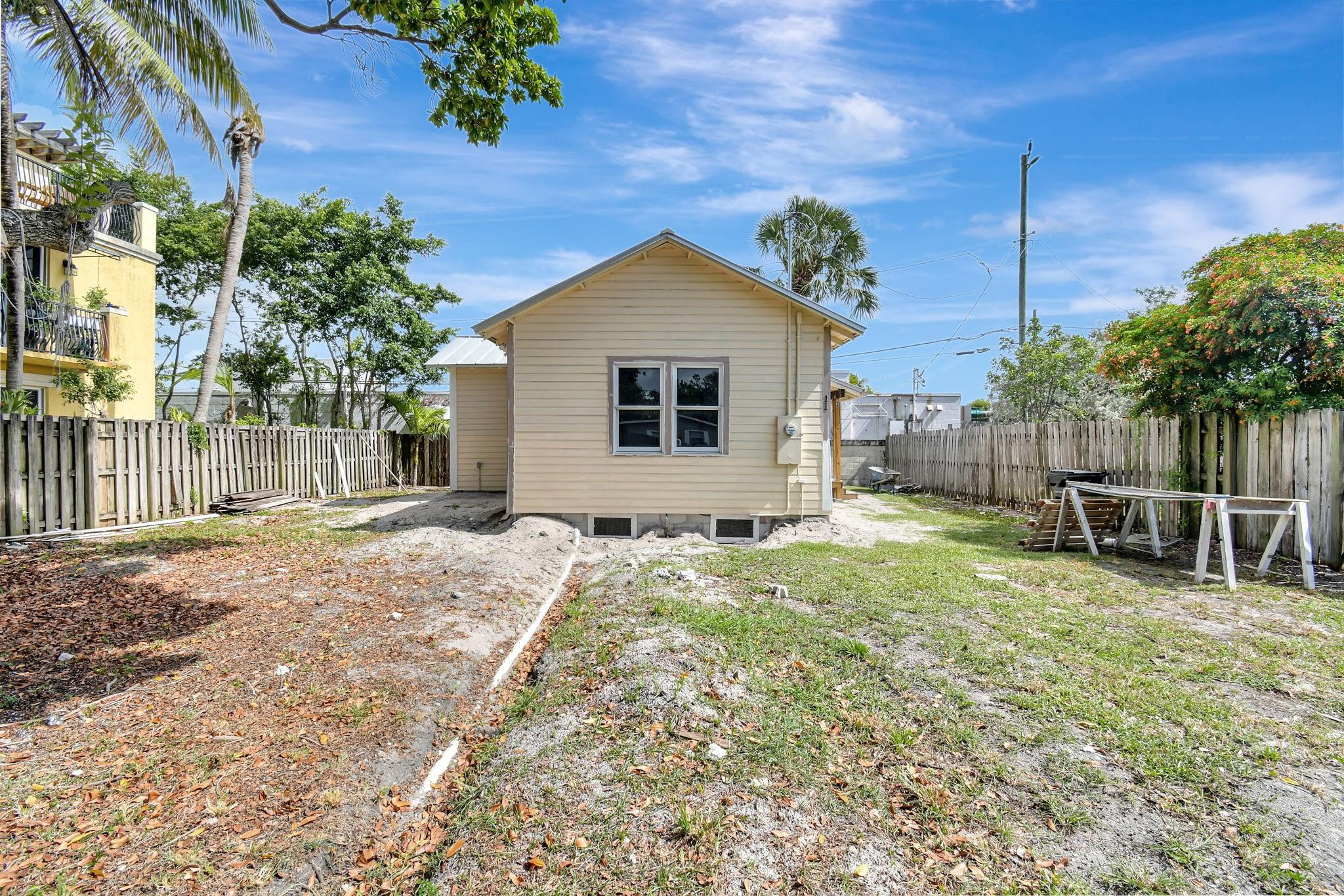 11 SW 11th Avenue