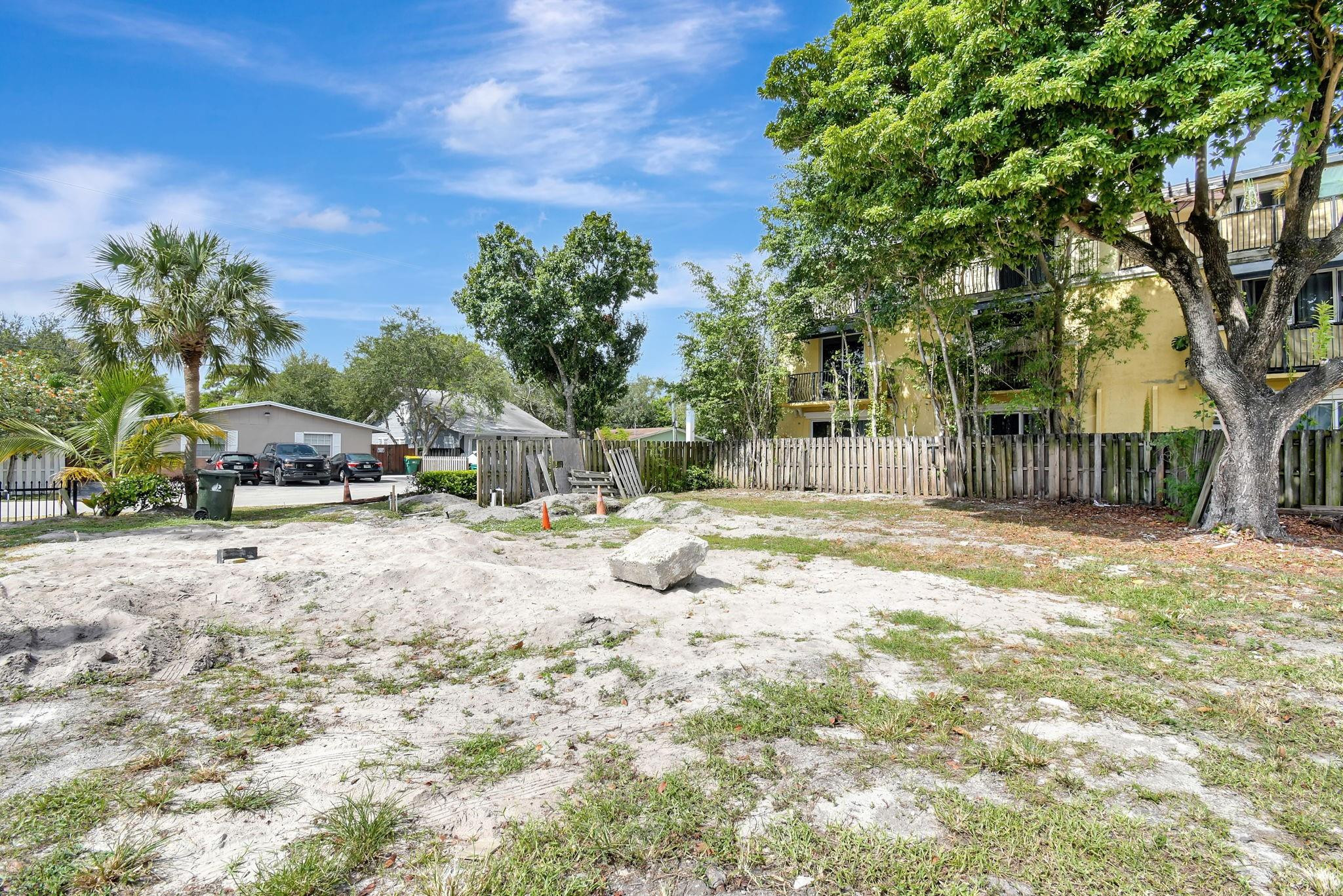 11 SW 11th Avenue