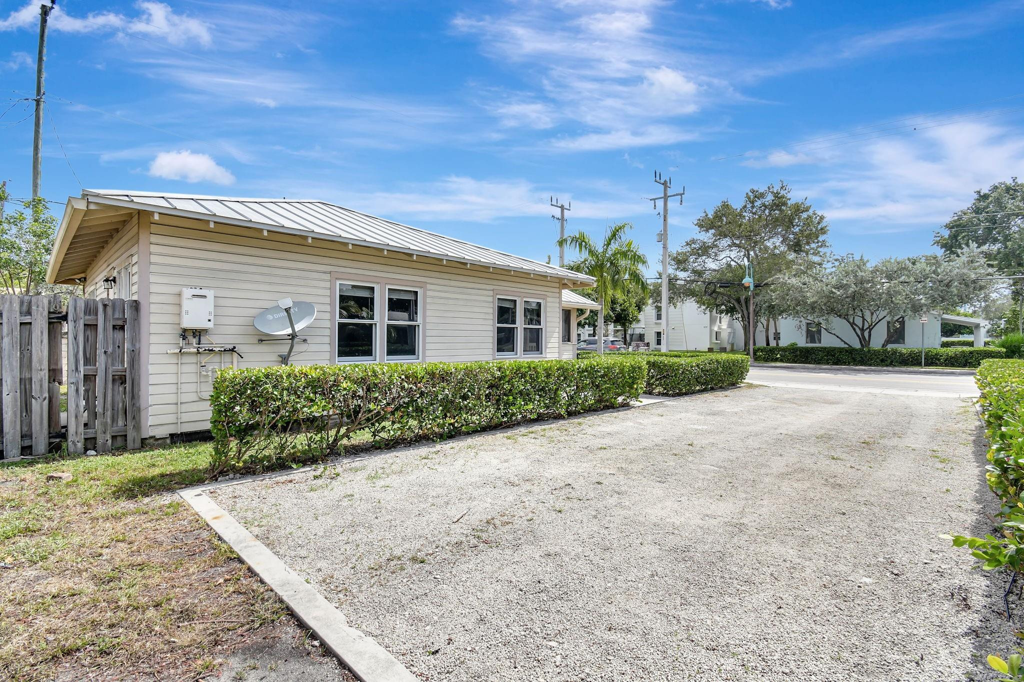 11 SW 11th Avenue