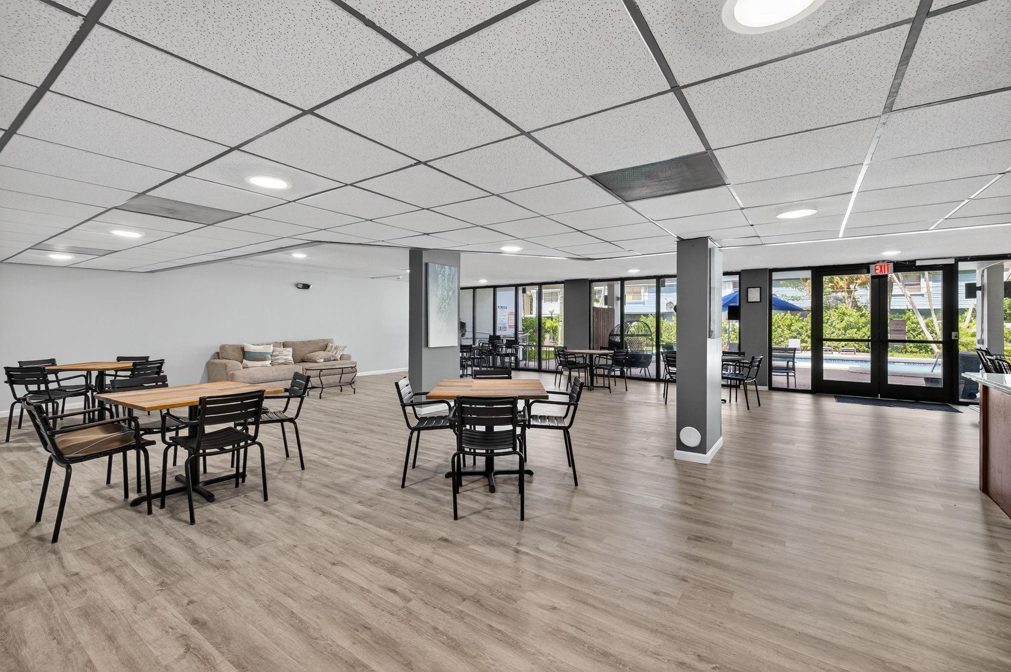 2707 NE 14th St Causeway 401