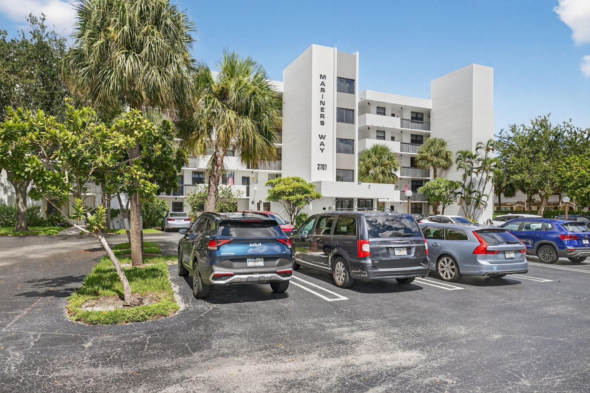 2707 NE 14th St Causeway 401