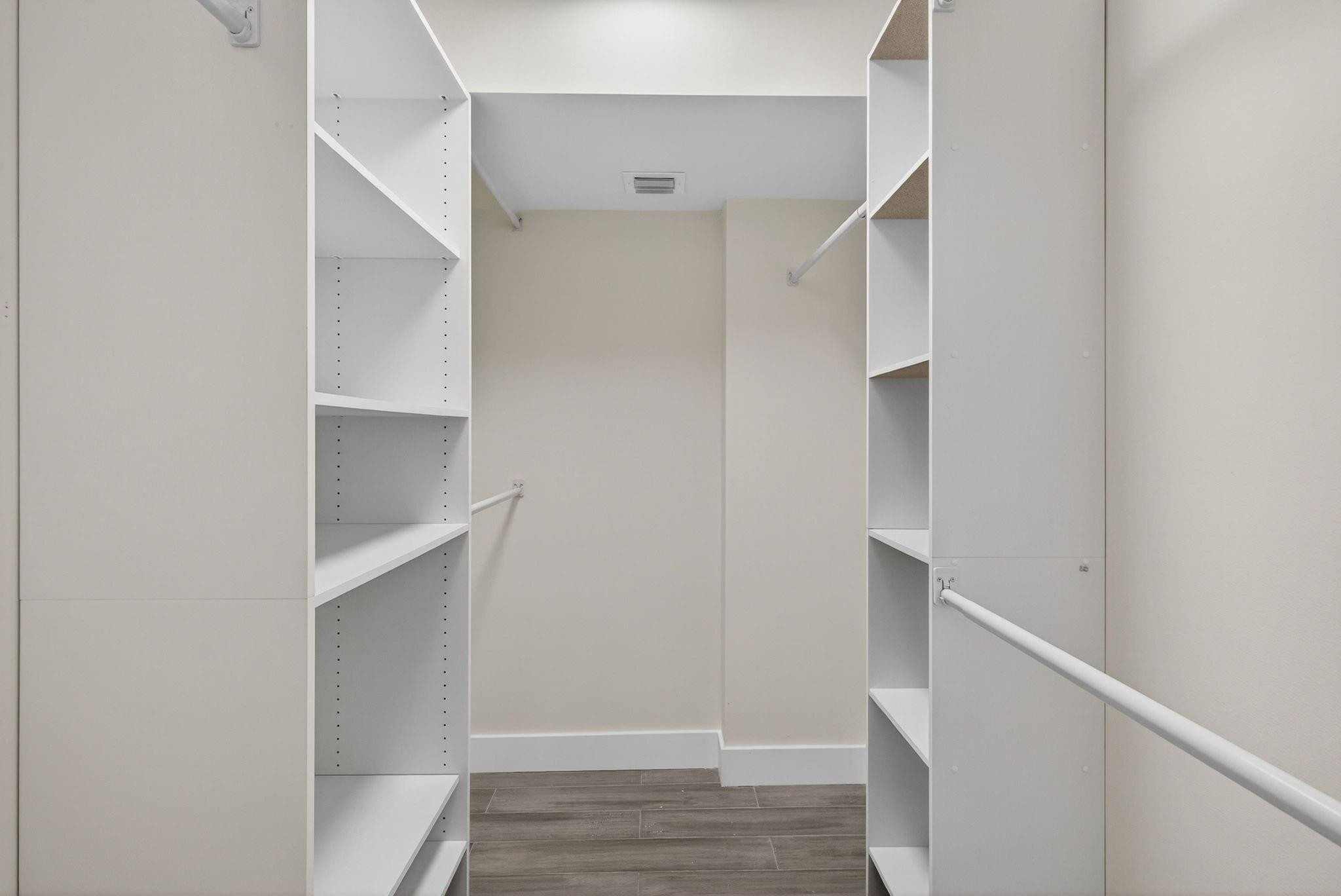 2707 NE 14th St Causeway 401