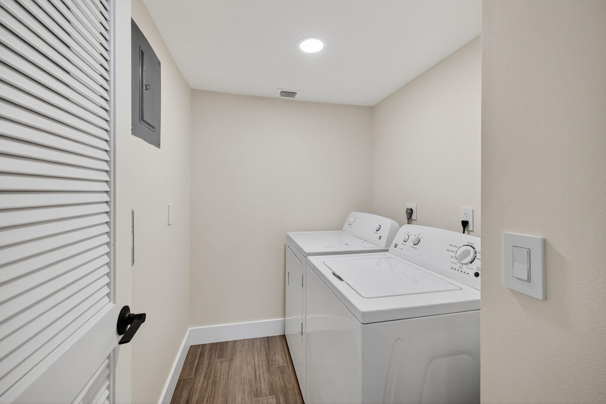 2707 NE 14th St Causeway 401