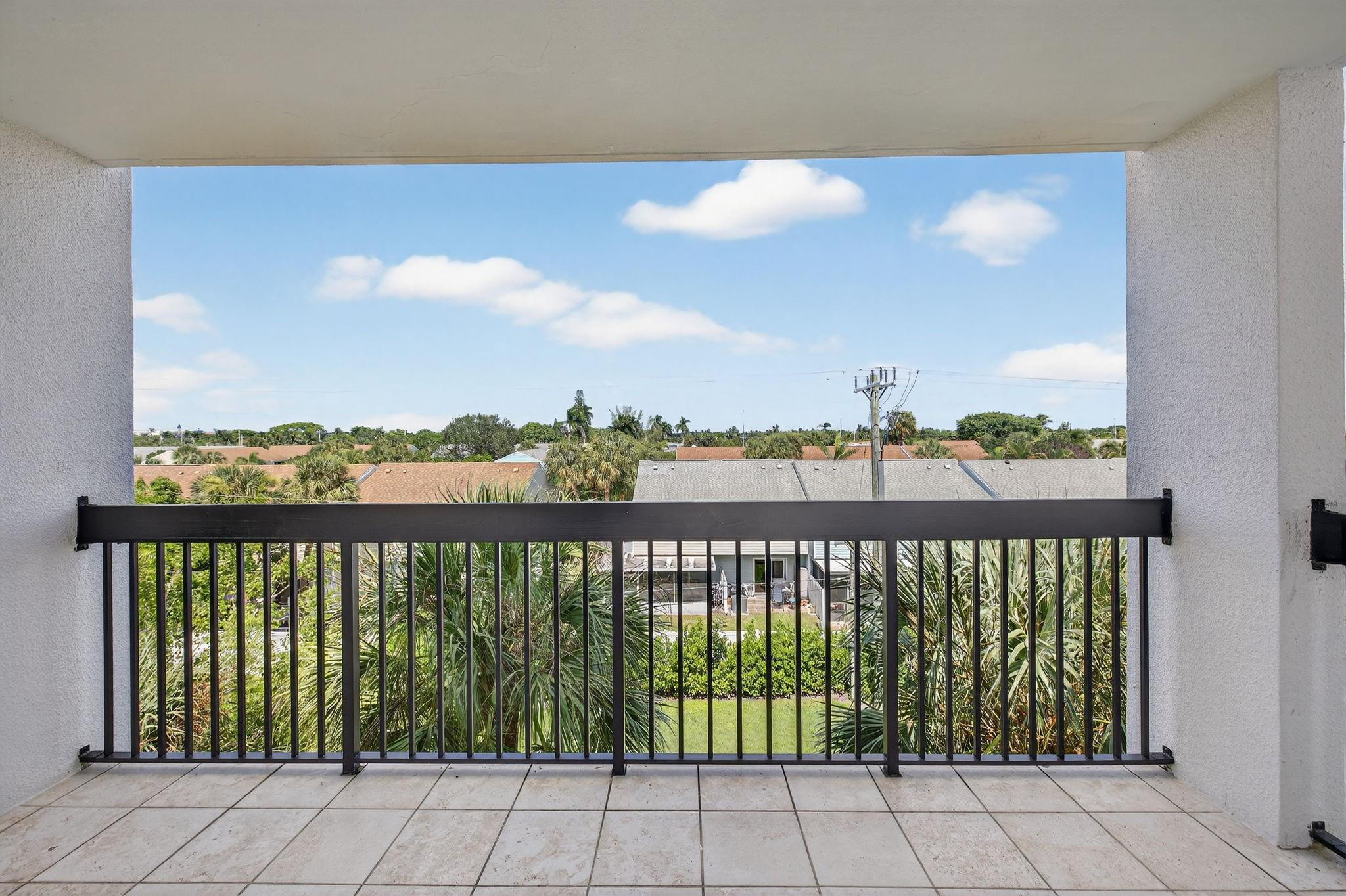 2707 NE 14th St Causeway 401