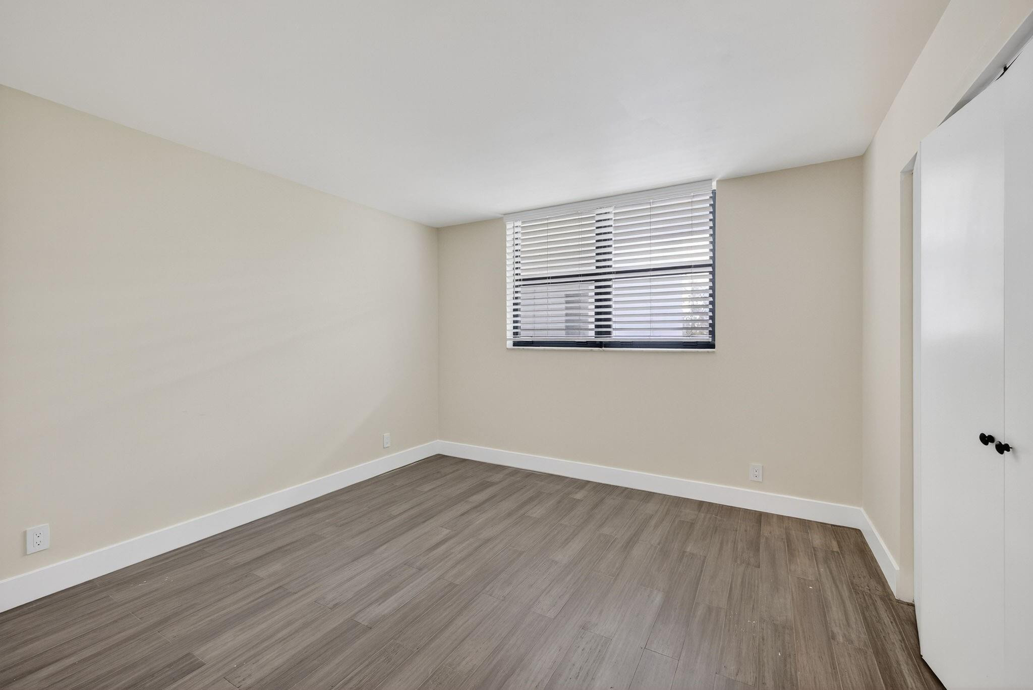 2707 NE 14th St Causeway 401