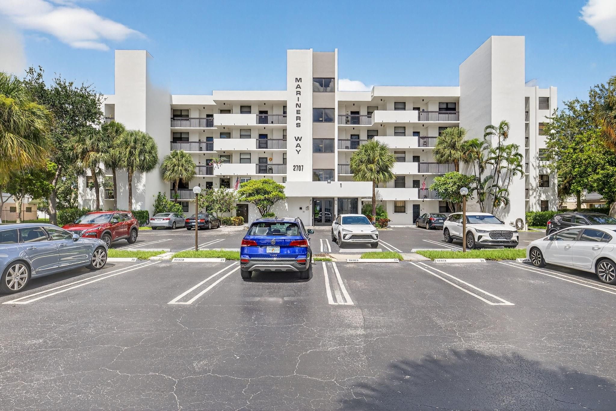 2707 NE 14th St Causeway 401