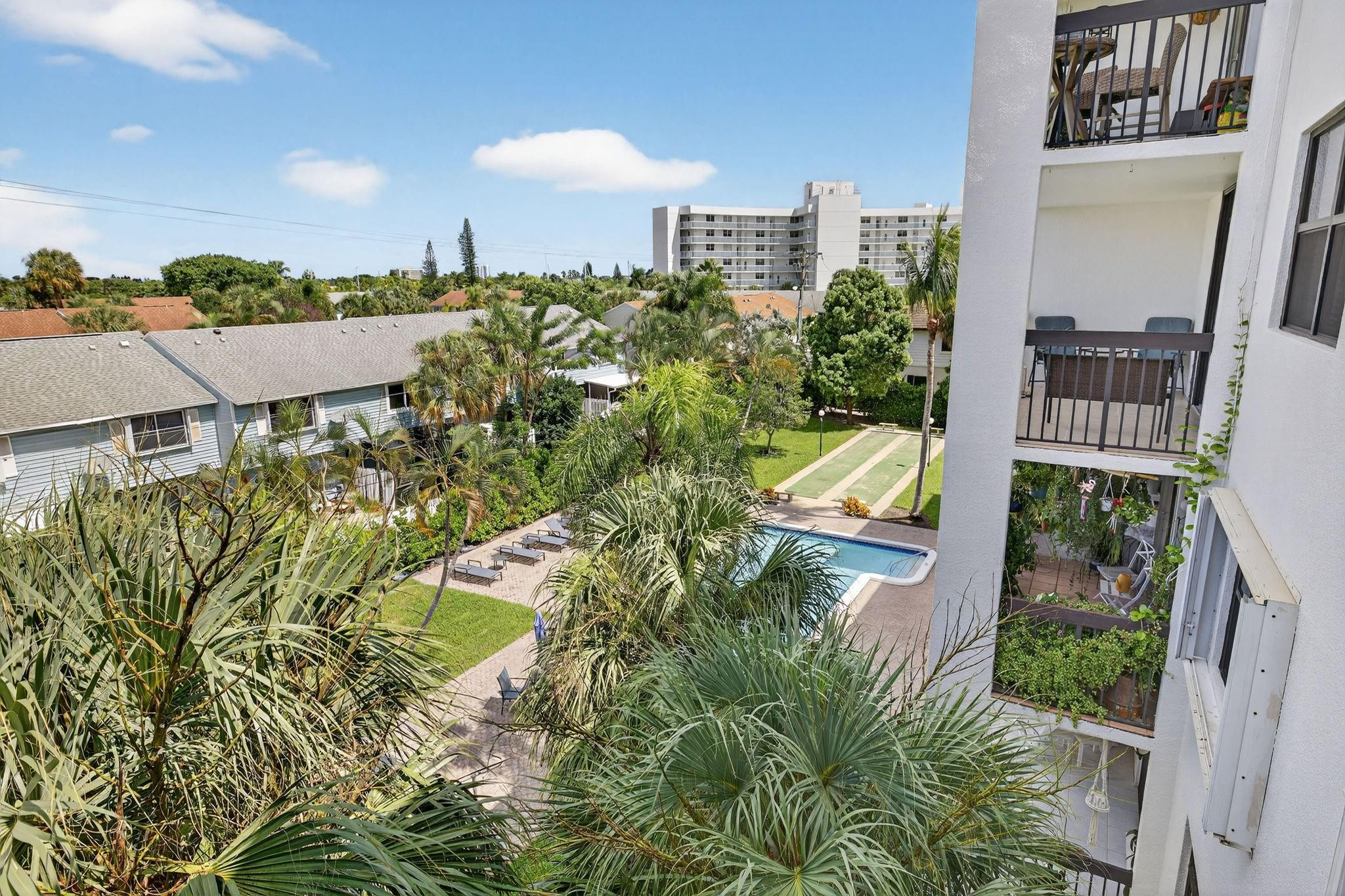 2707 NE 14th St Causeway 401