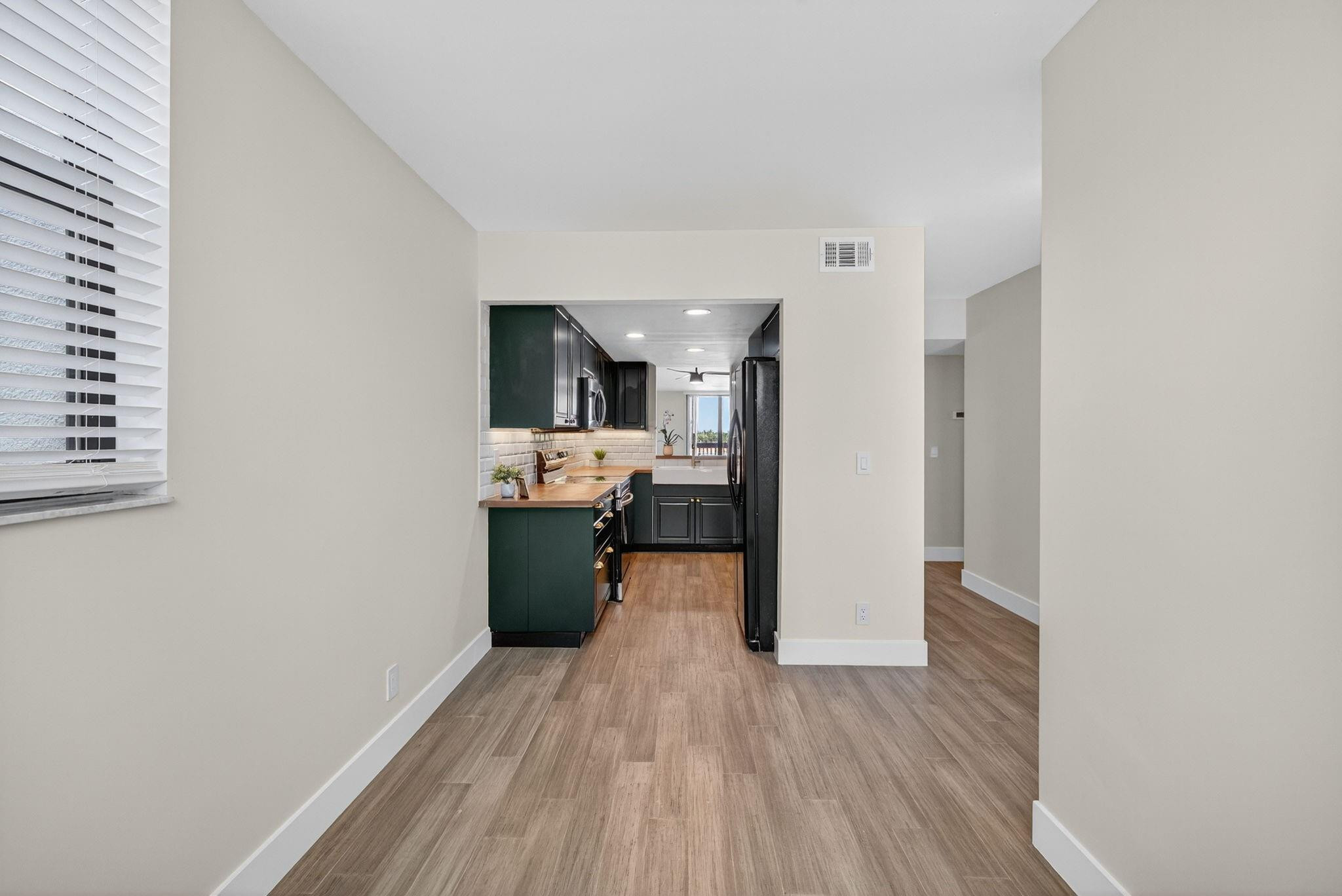 2707 NE 14th St Causeway 401