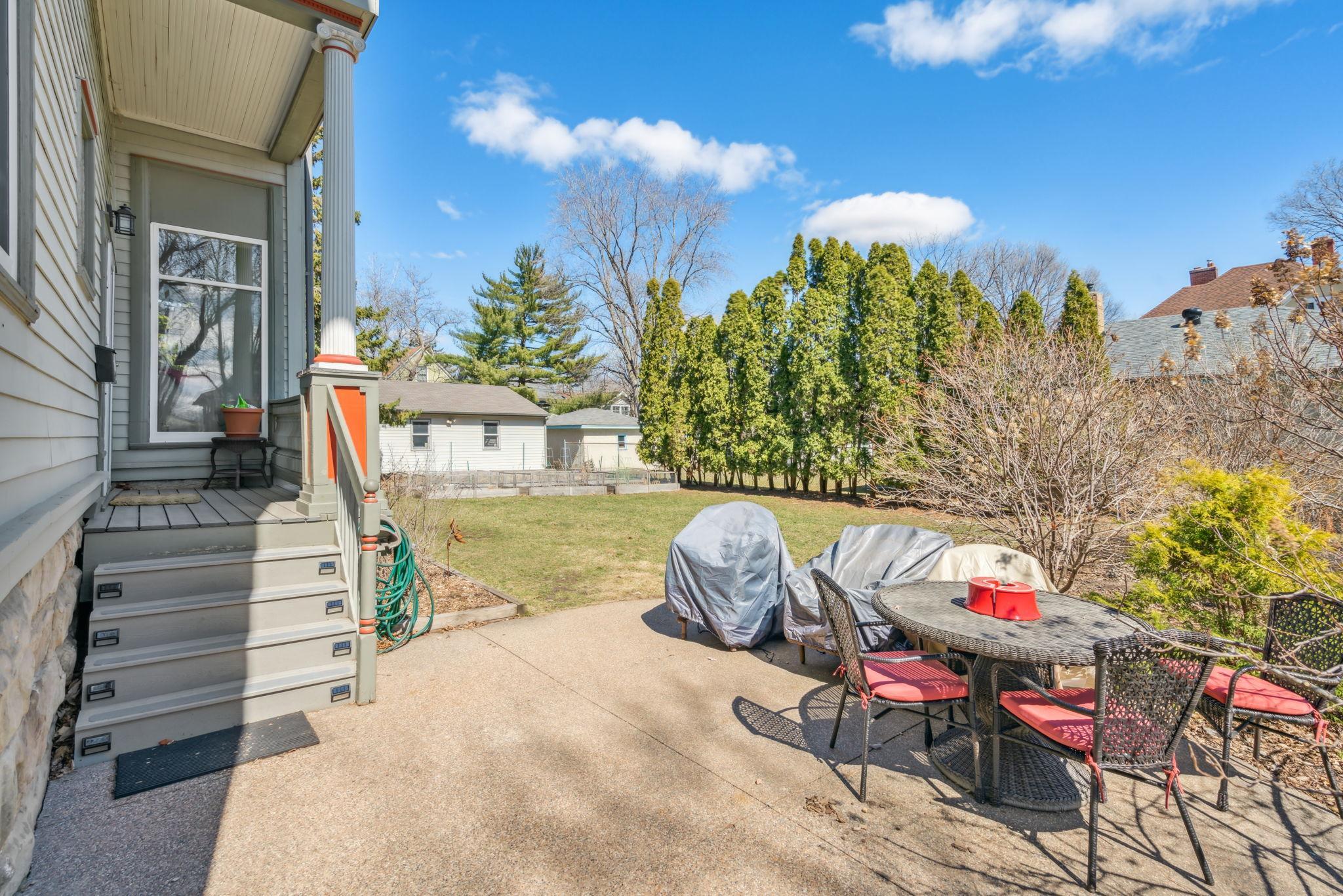 977 Portland Avenue Unit: 2