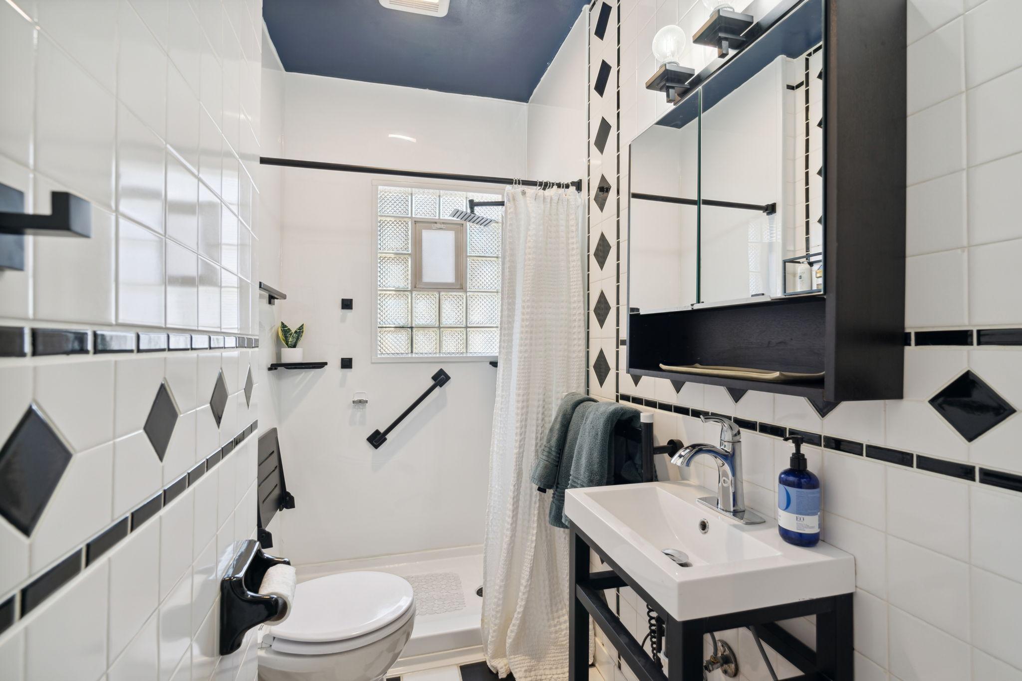 977 Portland Avenue Unit: 2