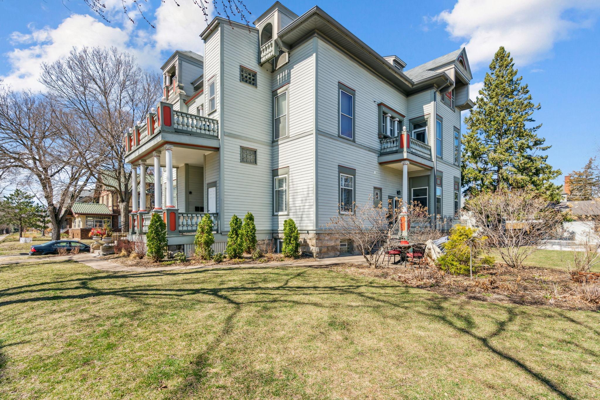 977 Portland Avenue Unit: 2