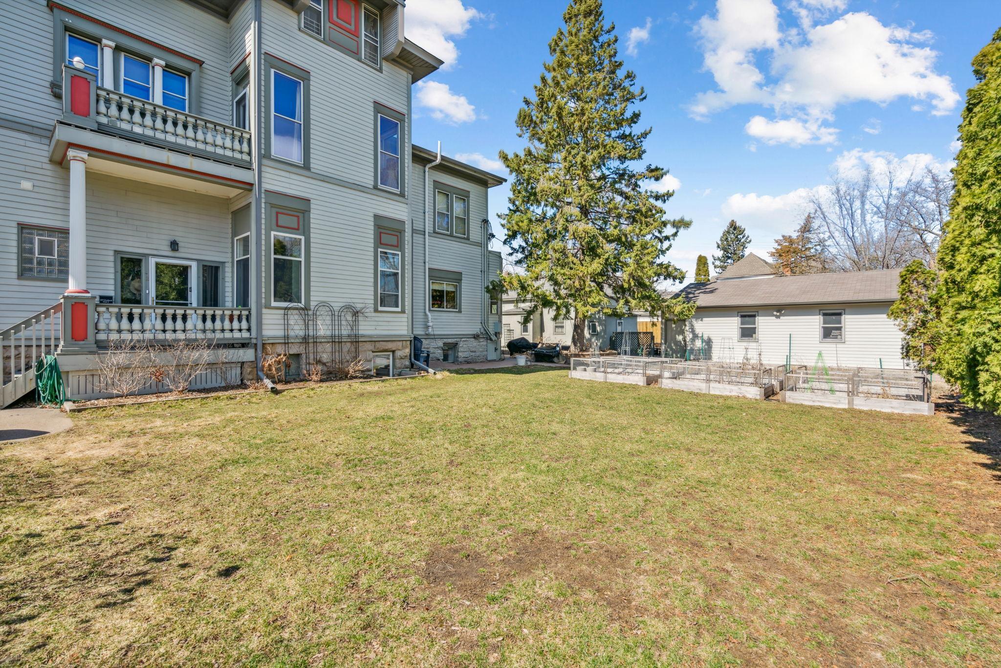 977 Portland Avenue Unit: 2