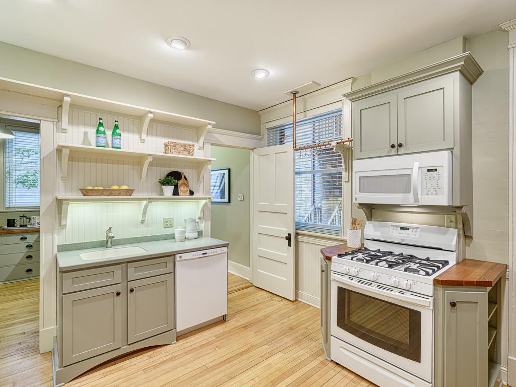 11 Summit Court Unit: 10