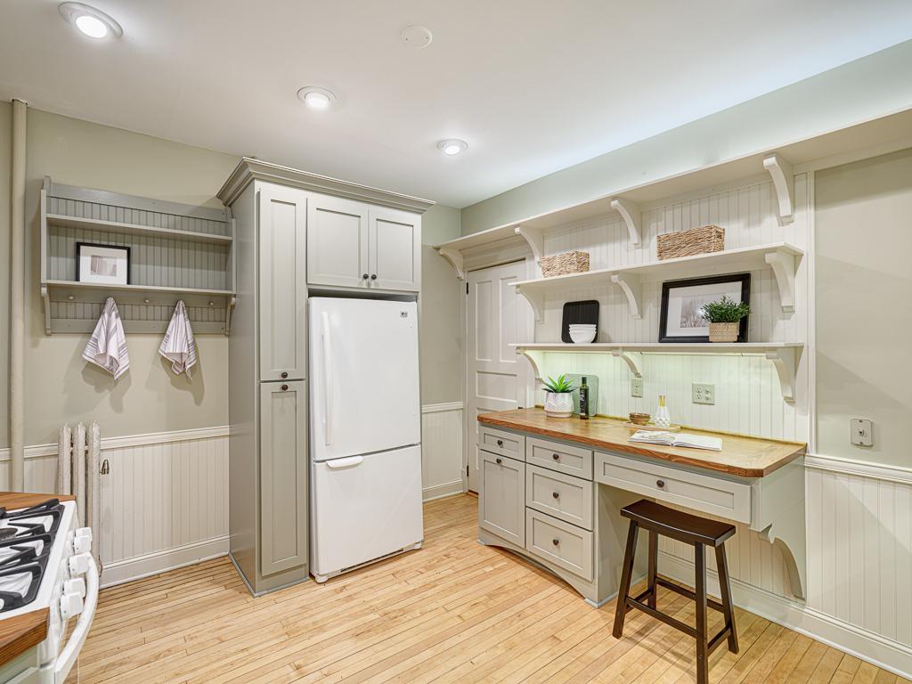 11 Summit Court Unit: 10