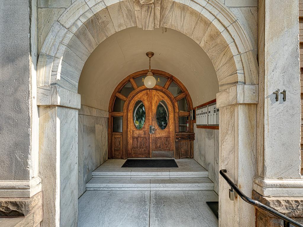 11 Summit Court Unit: 10