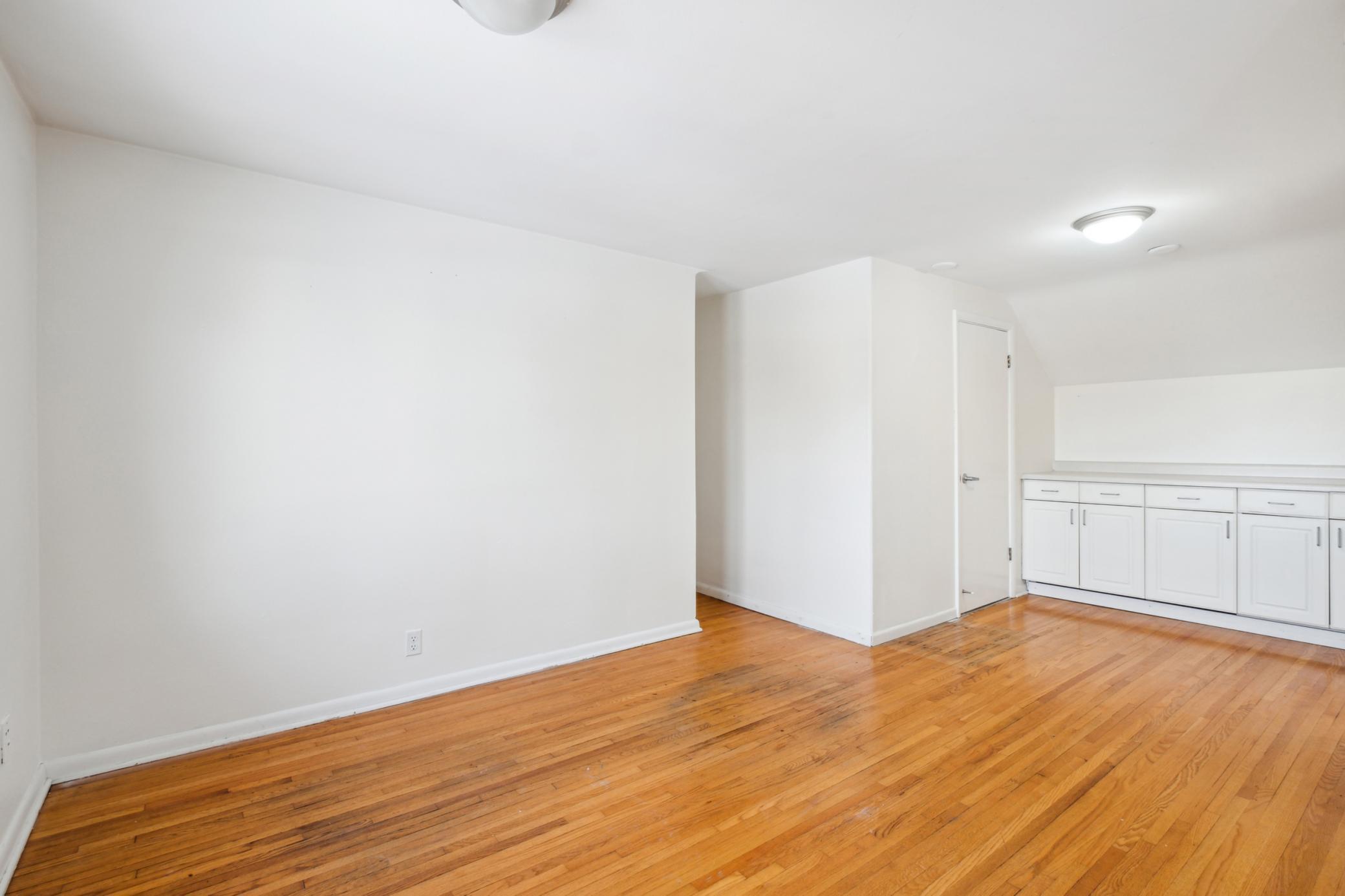 881 Grand Avenue