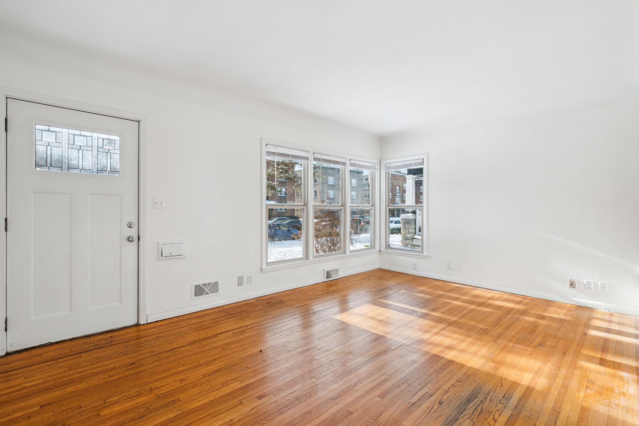 881 Grand Avenue