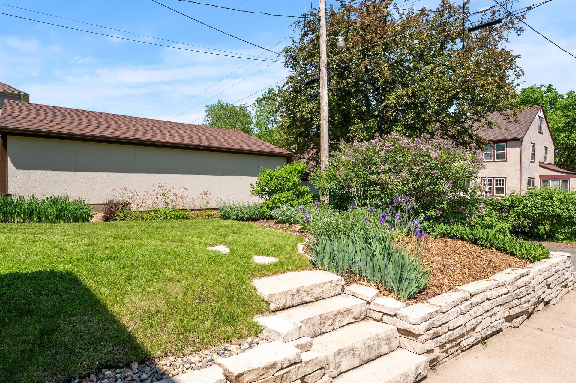 1651 Highland Parkway