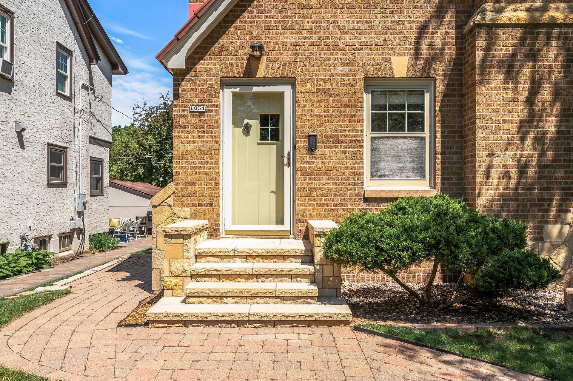 1651 Highland Parkway