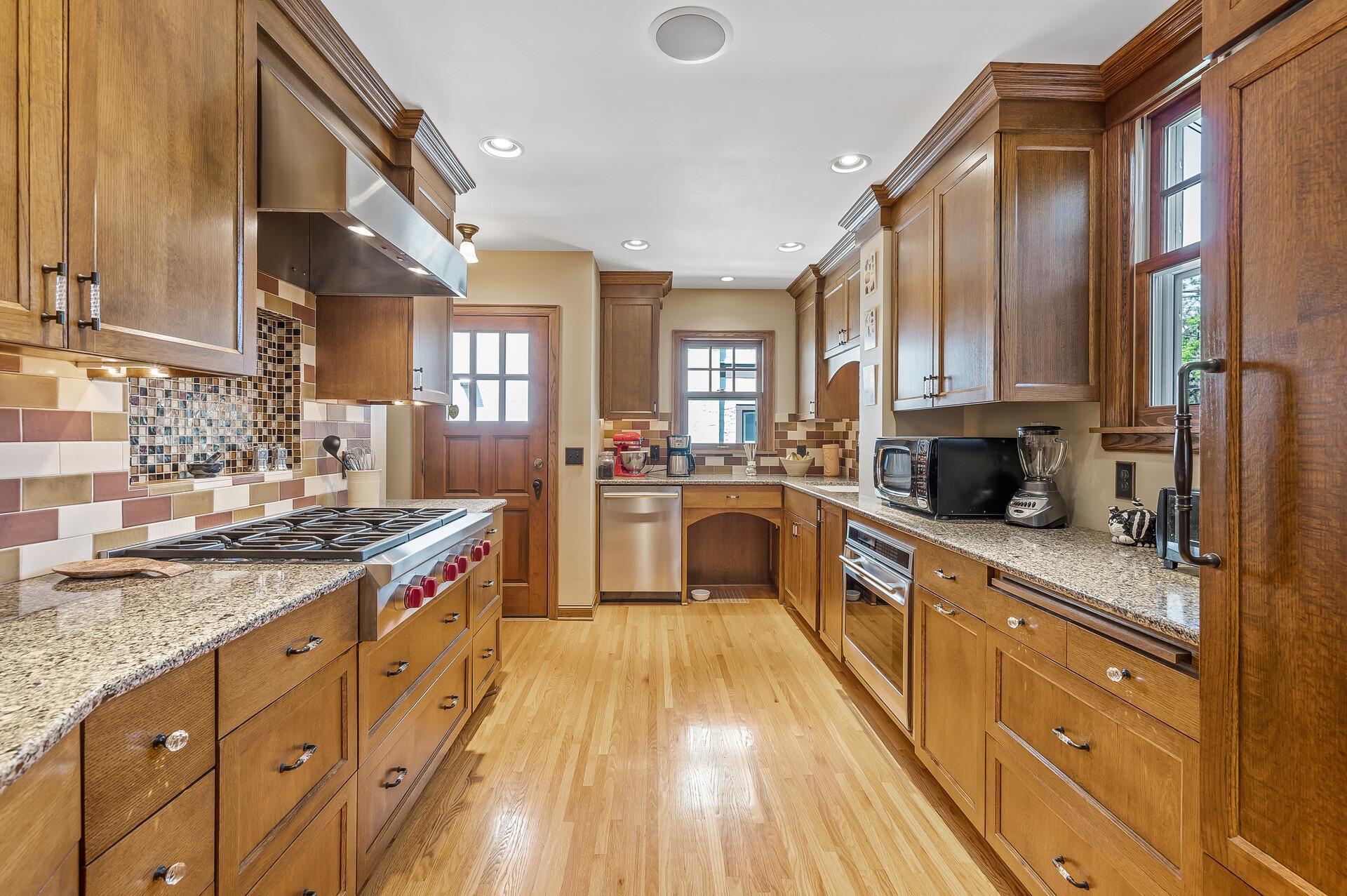1651 Highland Parkway