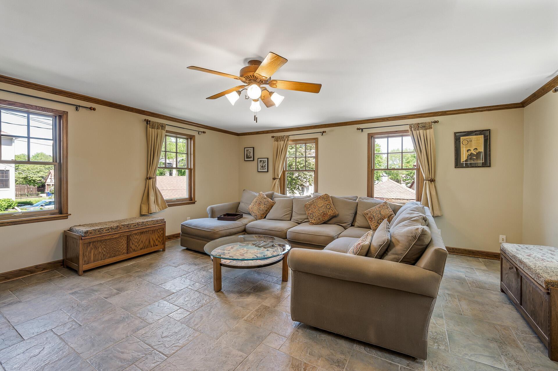 1651 Highland Parkway
