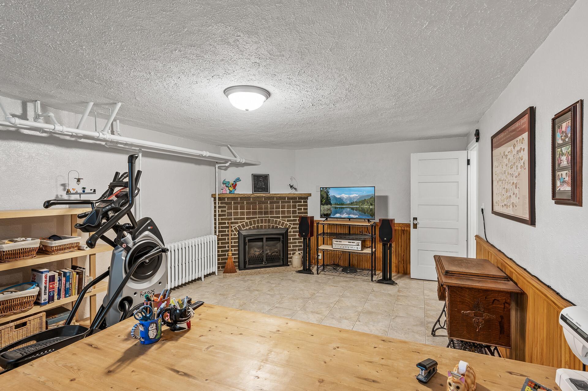 1651 Highland Parkway