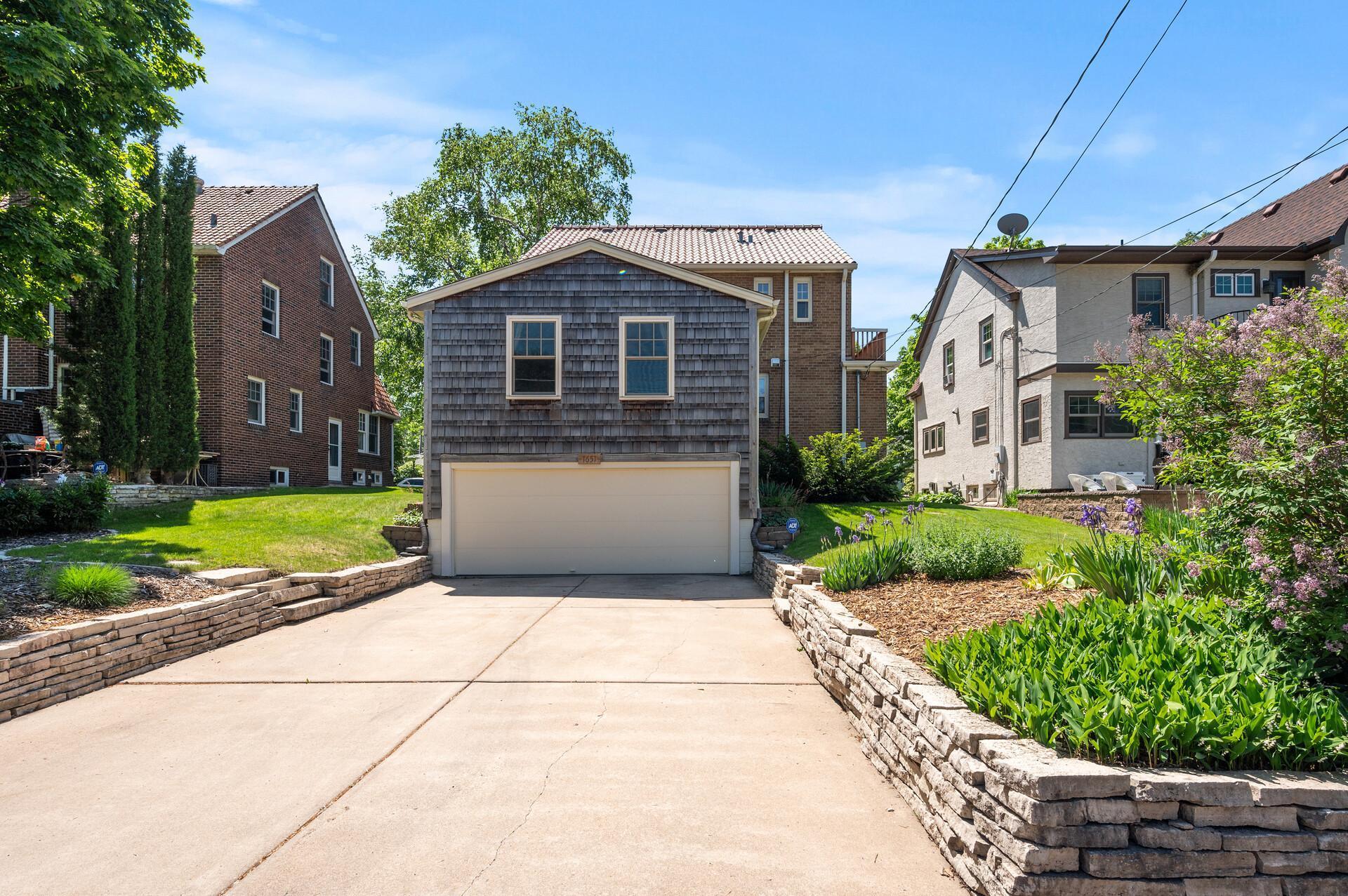 1651 Highland Parkway