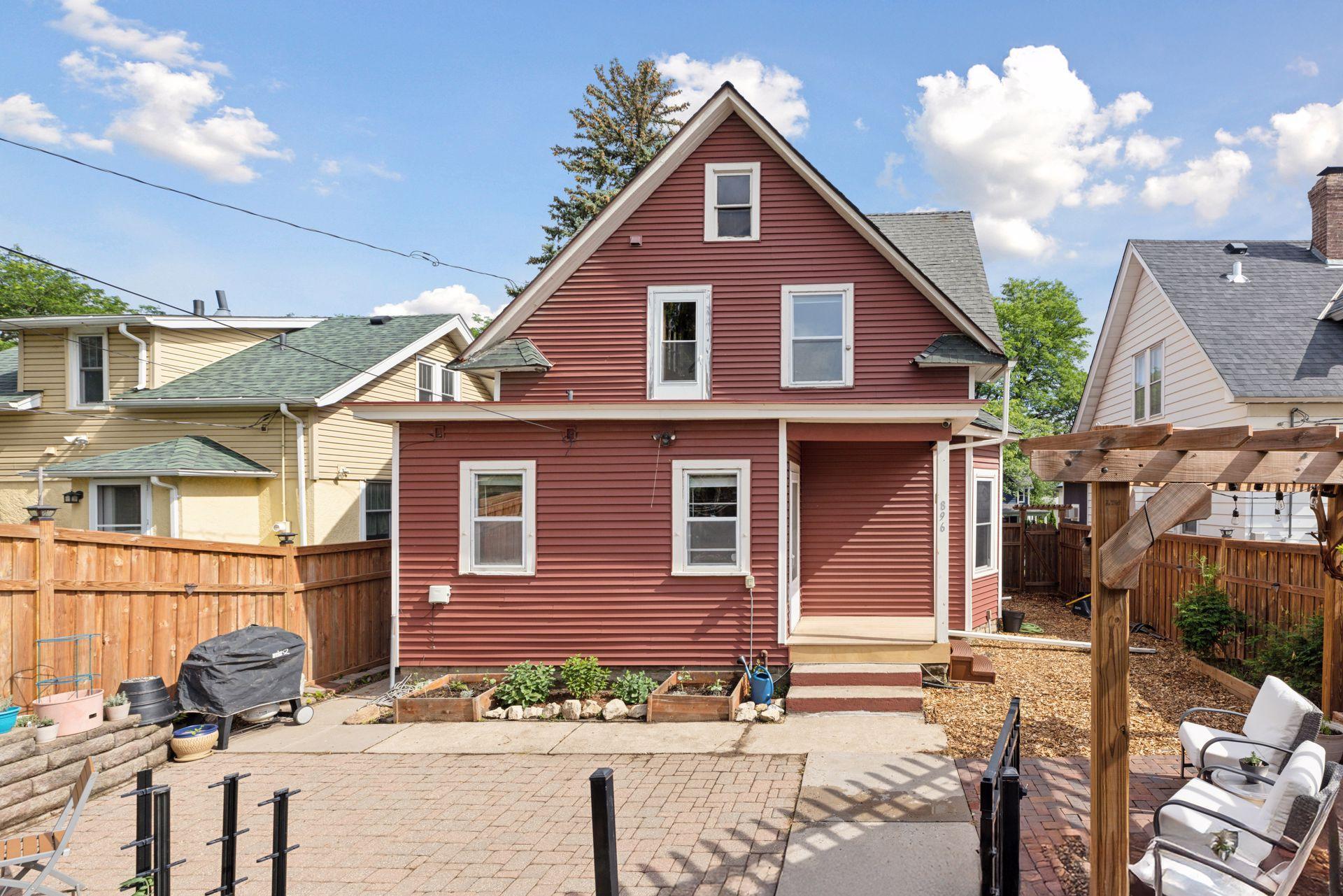 896 Carroll Avenue